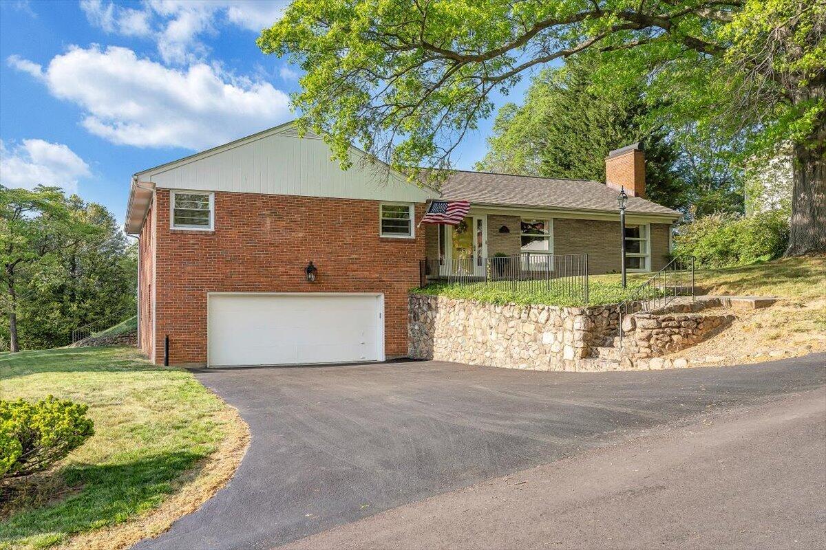 2421 Mount Vernon Rd SW — photo