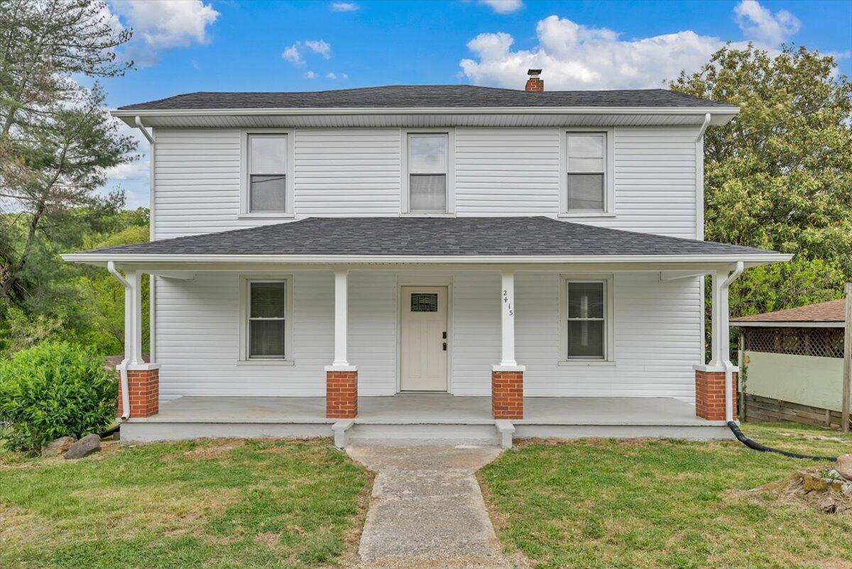 2415 Overlook Rd NE — photo