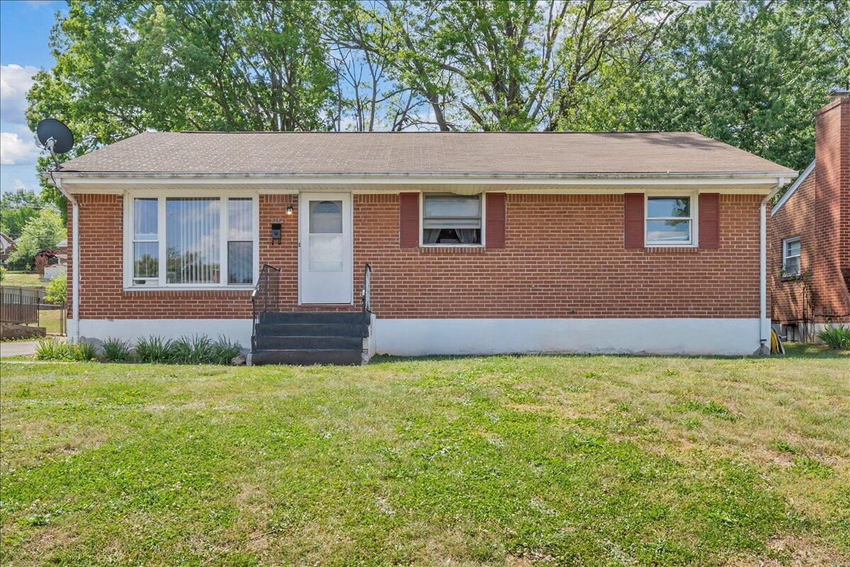 4342 Holmes St NE — photo