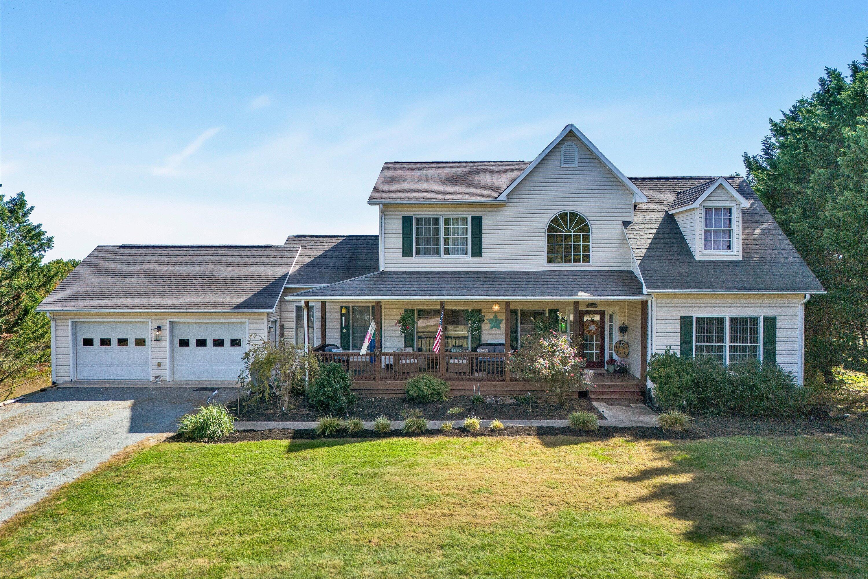 2638 Bluewater Dr — photo