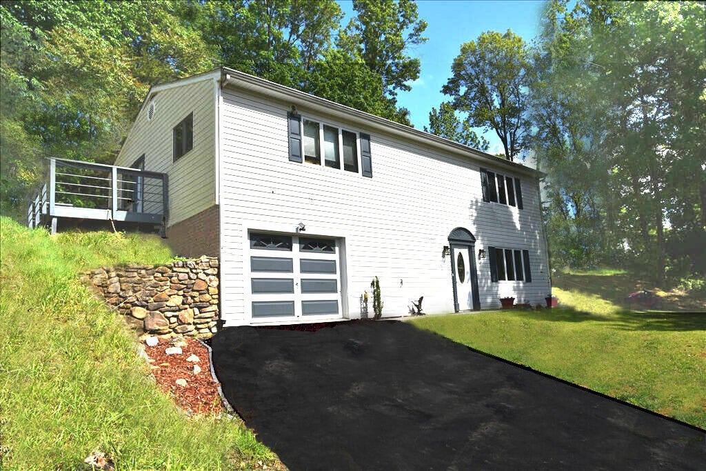 102 Keswick Farm Rd — photo