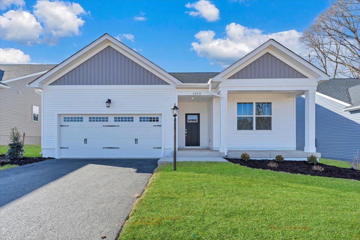 7379 King's Pointe Dr — photo