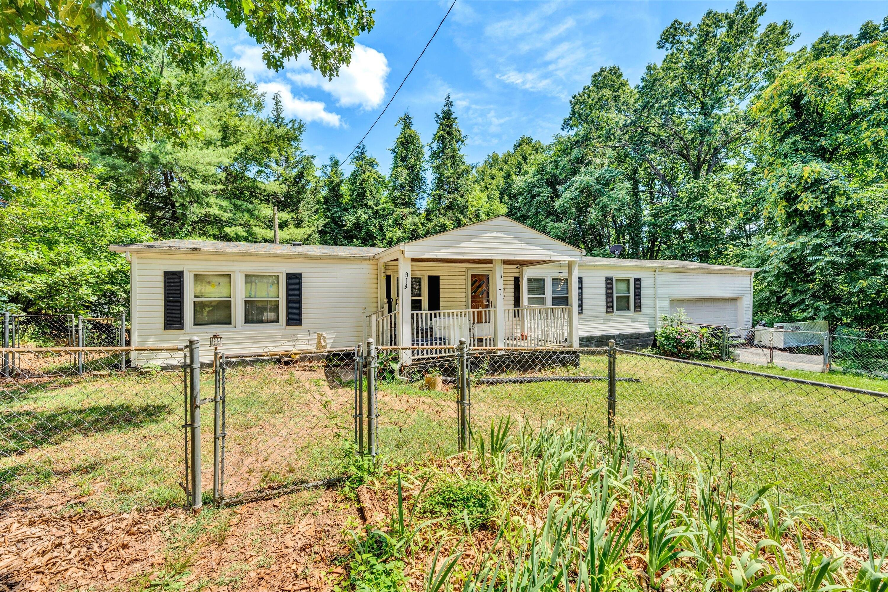 914 Givens Tyler Rd — photo