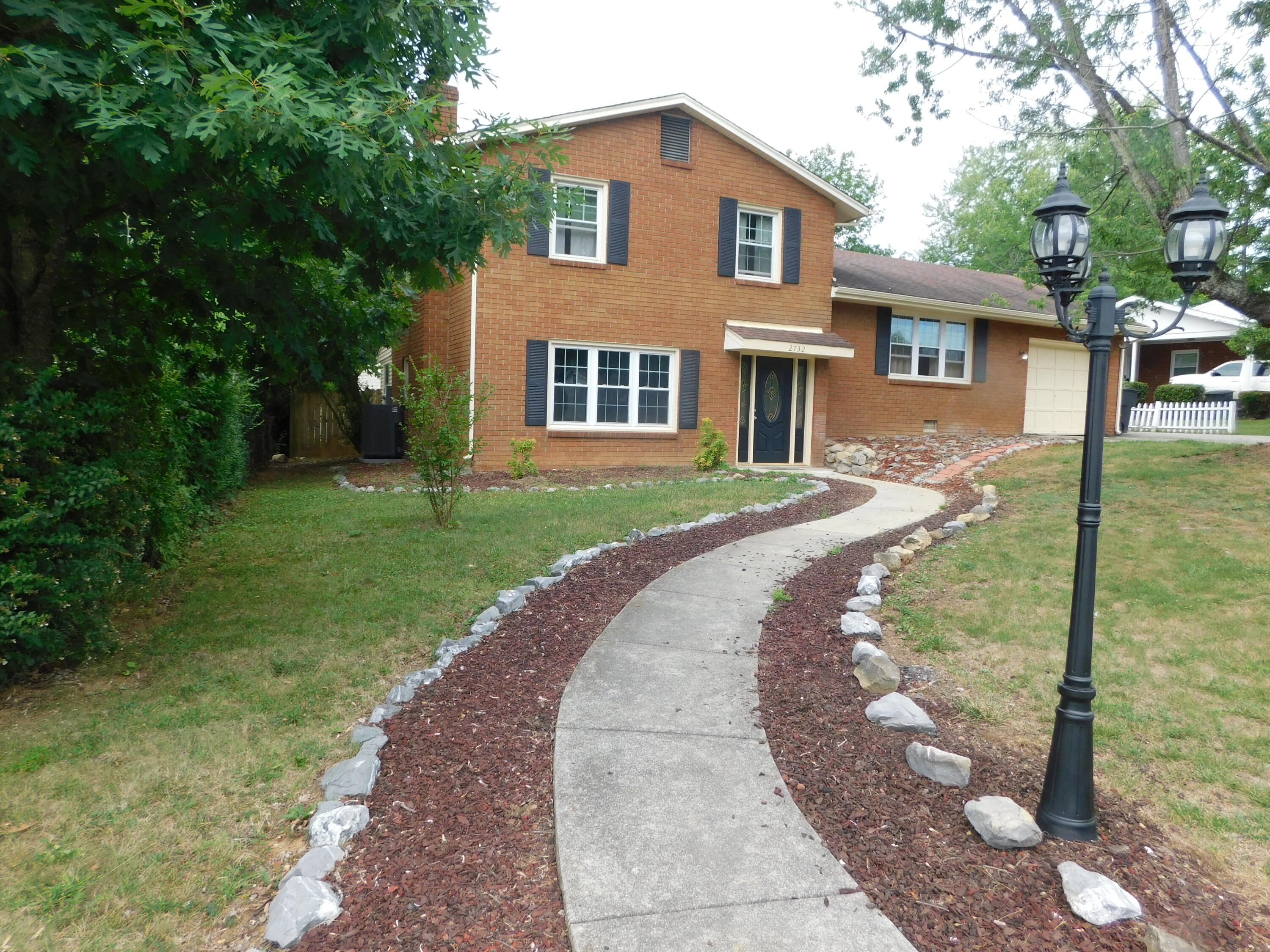 2732 Tully Dr — photo
