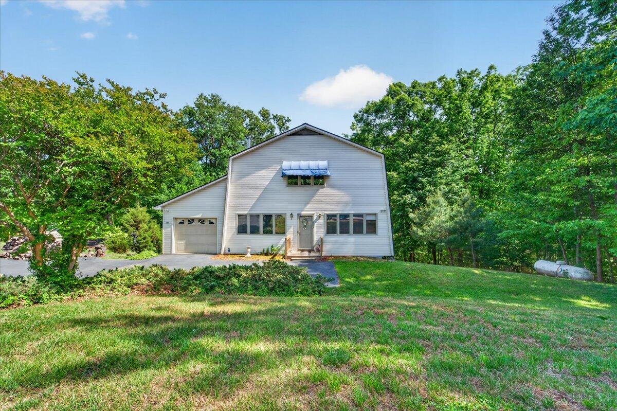 303 Oak Ridge Dr — photo