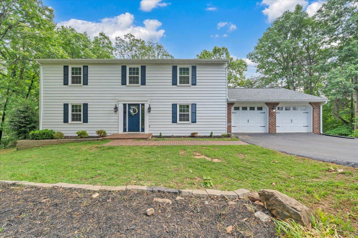 2704 Summit Ridge RD NE, Roanoke, VA 24012