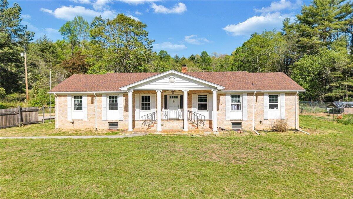 1547 Kings Store RD NE, Check, VA 24072 — photo 2