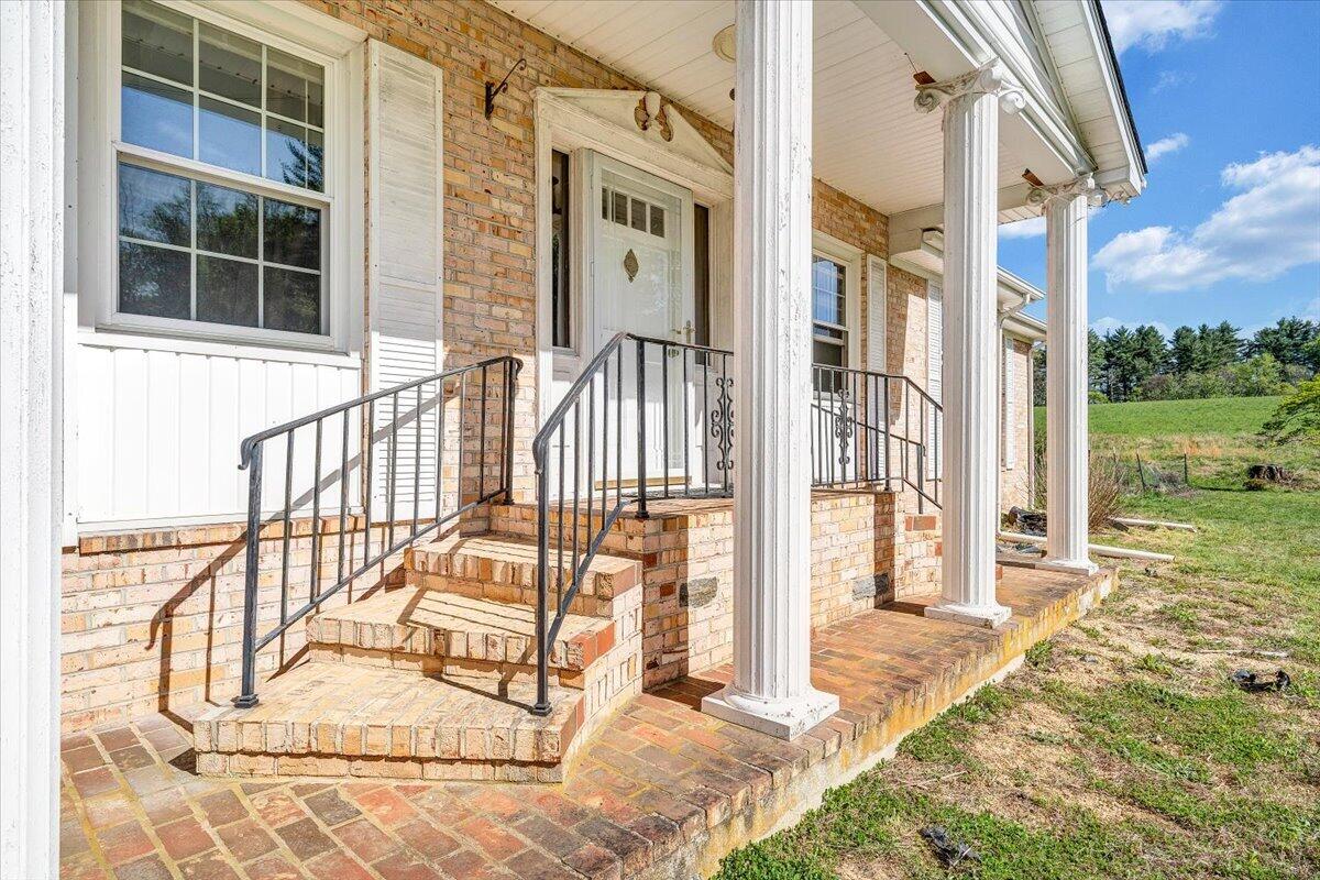 1547 Kings Store RD NE, Check, VA 24072 — photo 3