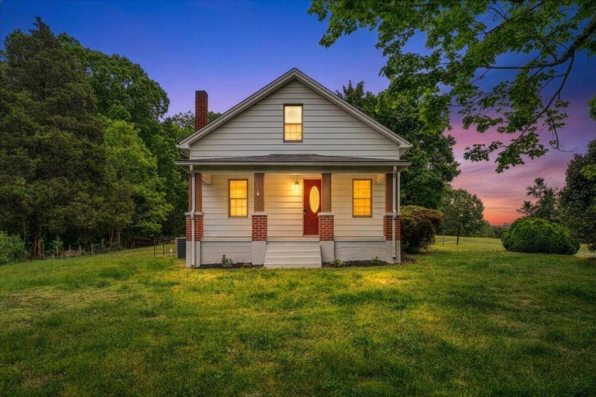 1384 Thaxton Mountain Rd — photo