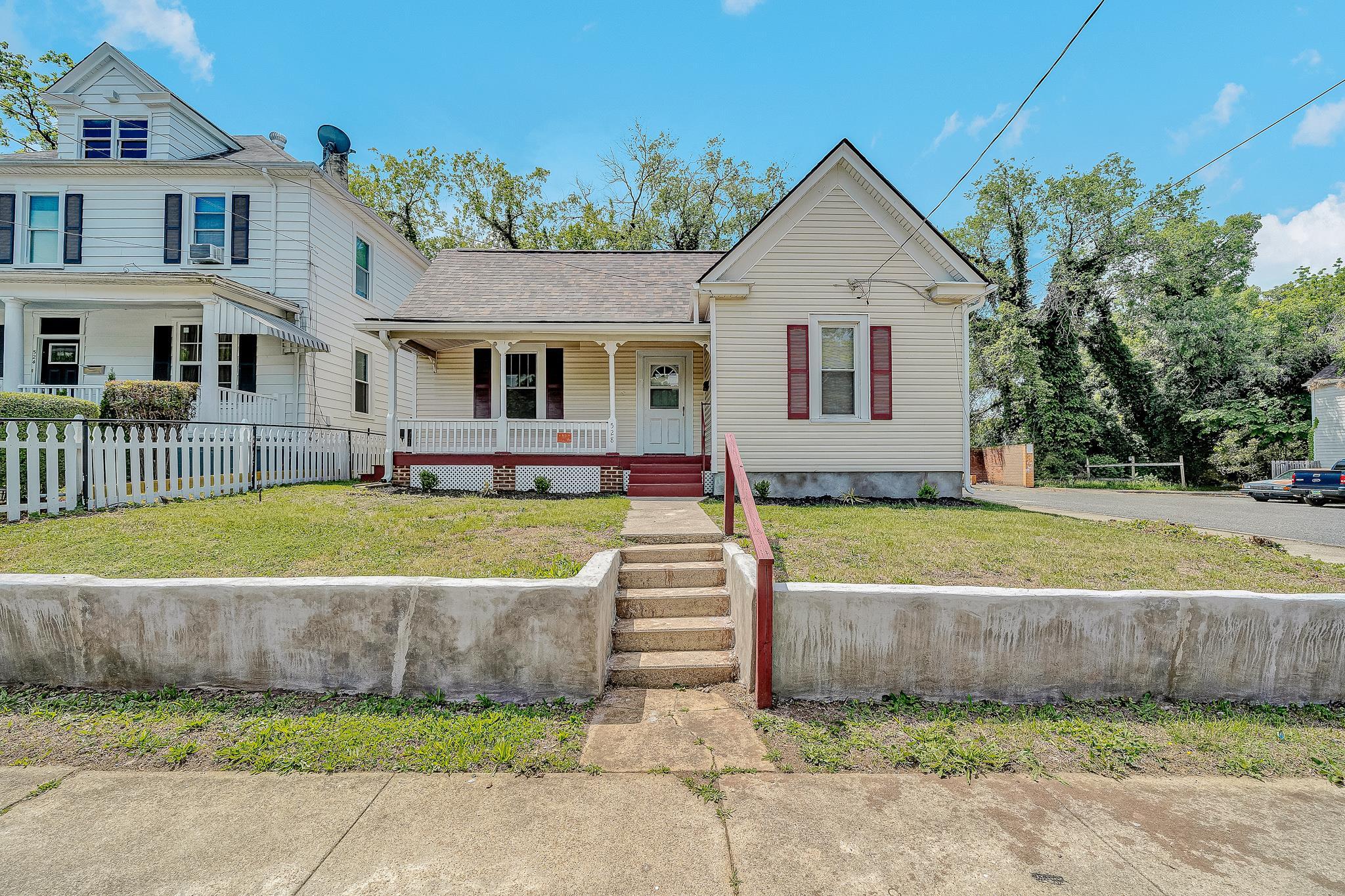 528 Rutherford Ave NW — photo