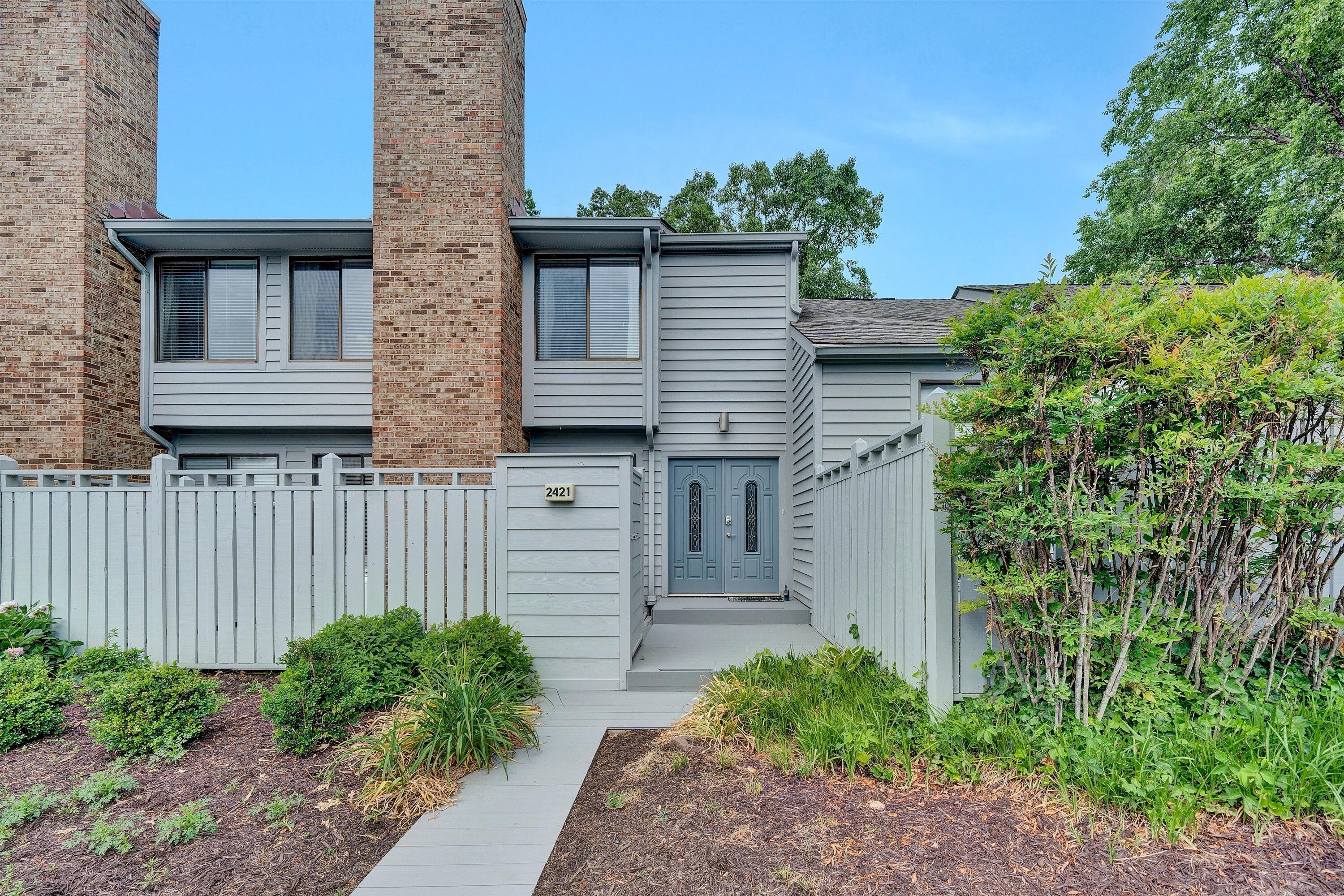 2421 S Clearing Rd — photo