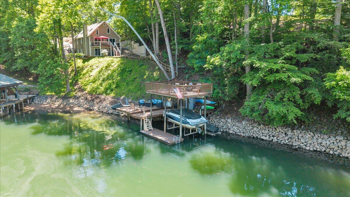 1101 Angela Ct — photo