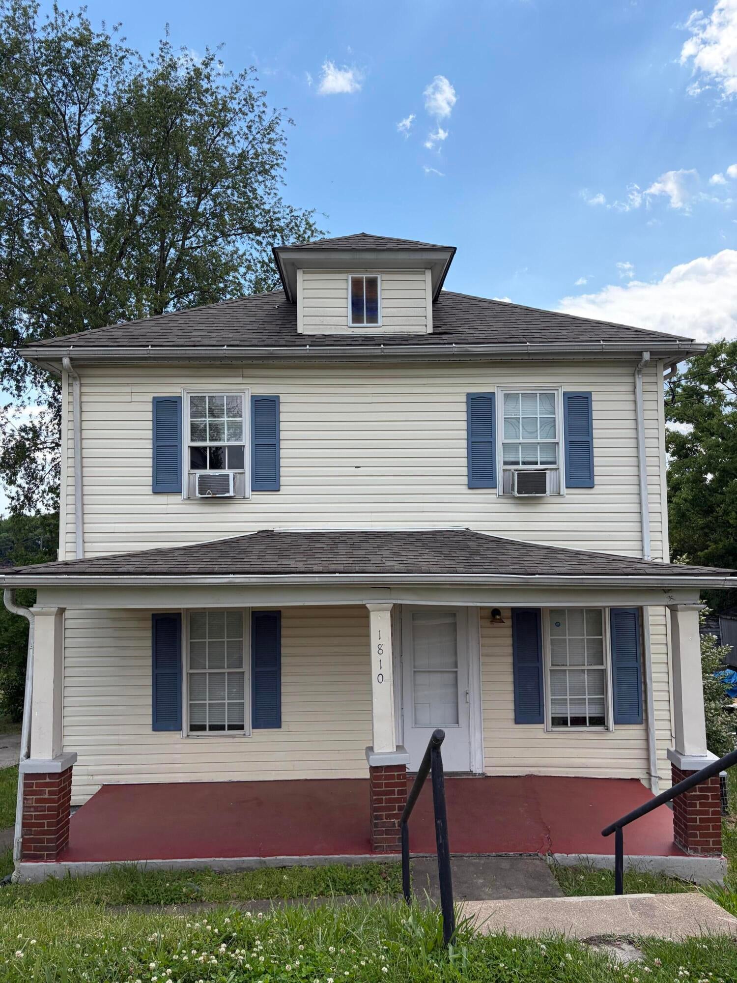 1810 Centre Ave NW — photo