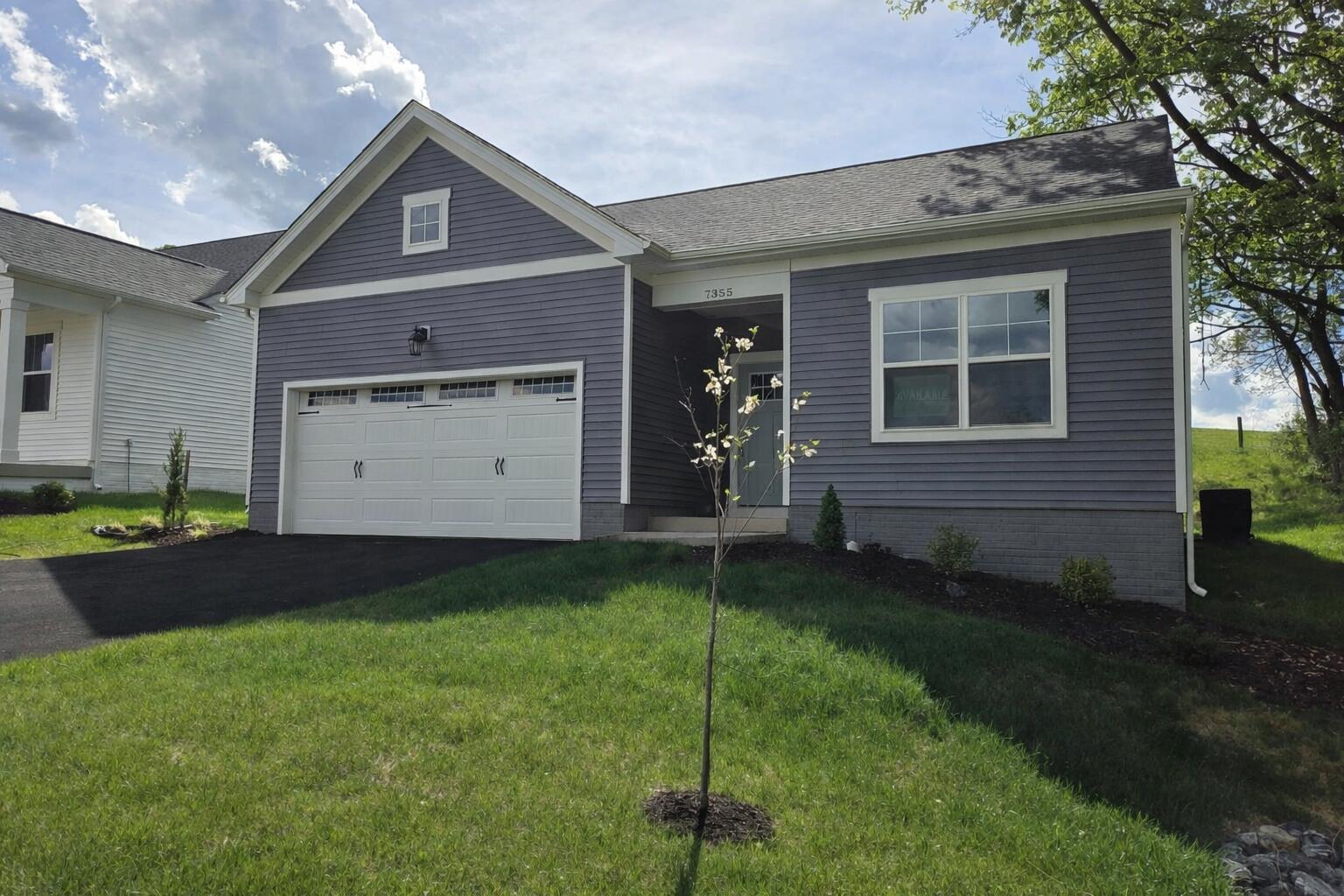 7355 King's Pointe Dr — photo