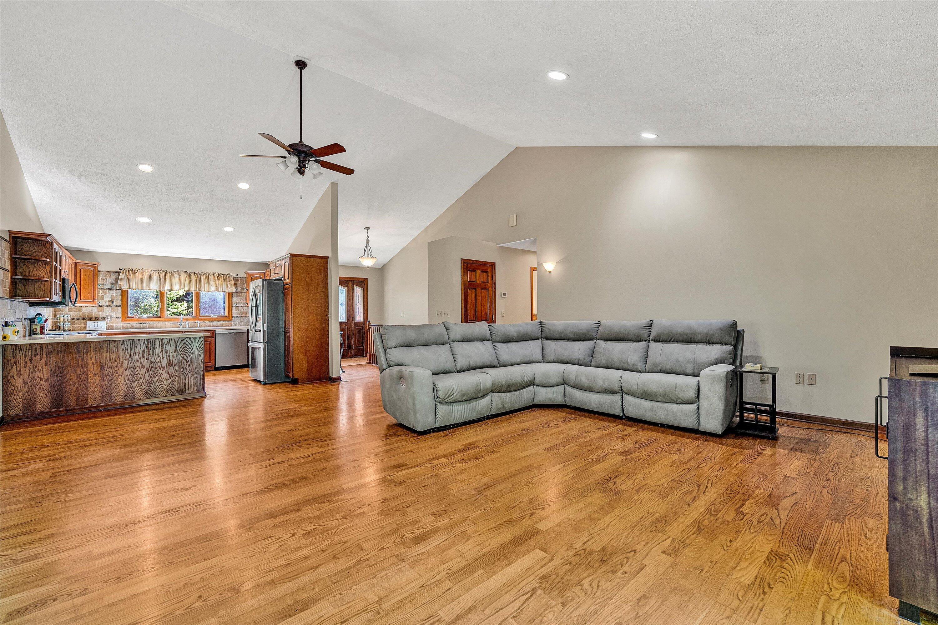 400 Harbor Landing Dr — photo