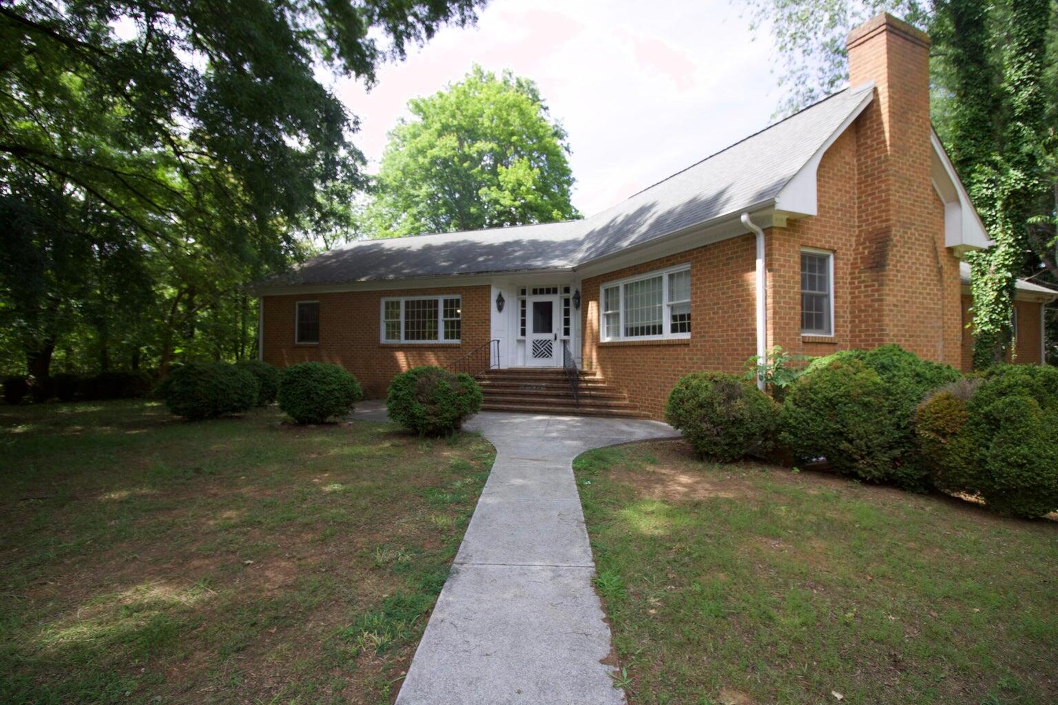 1502 Electric Rd SW — photo