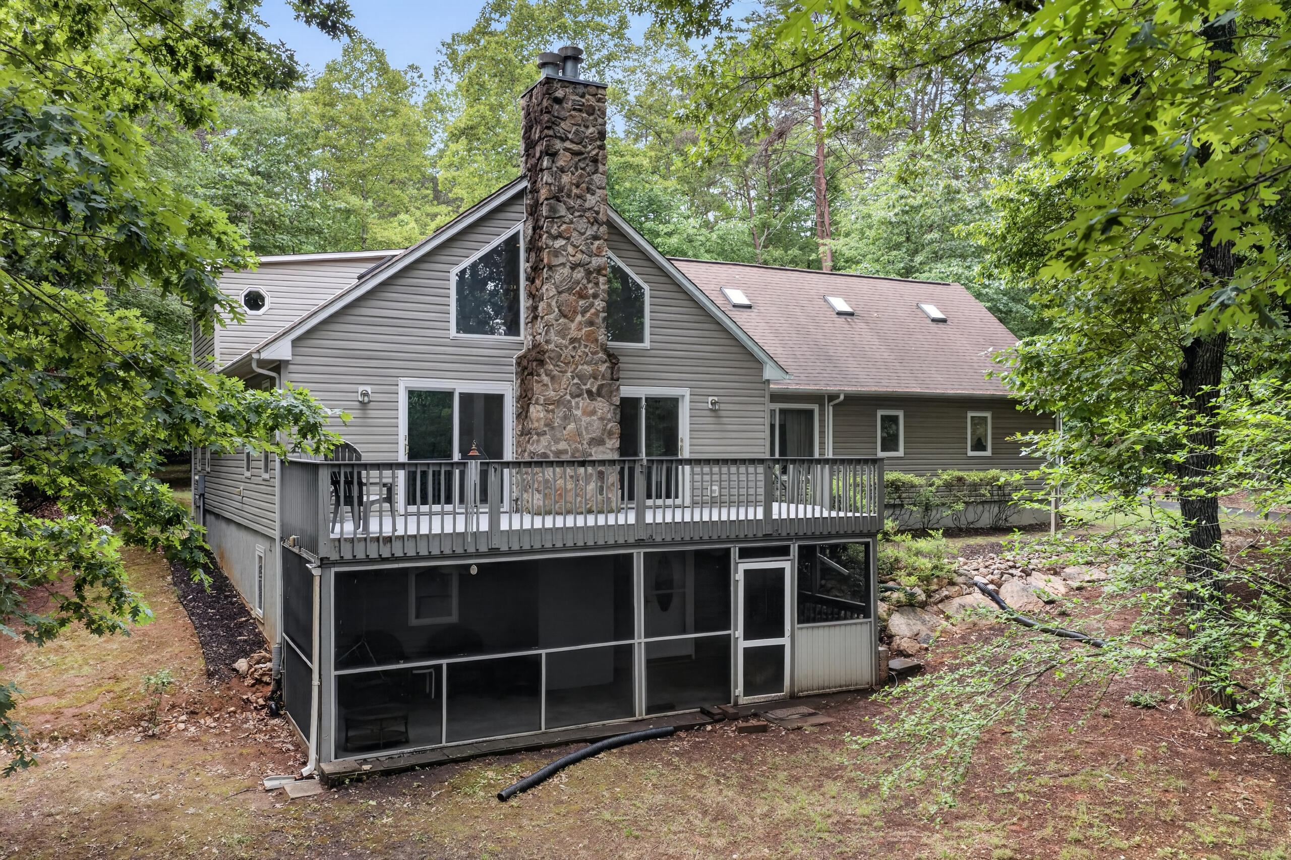 107 Creeden Dr — photo