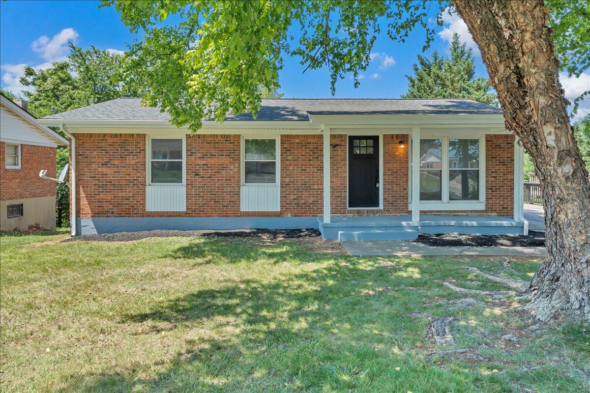 1072 Maywood Dr — photo