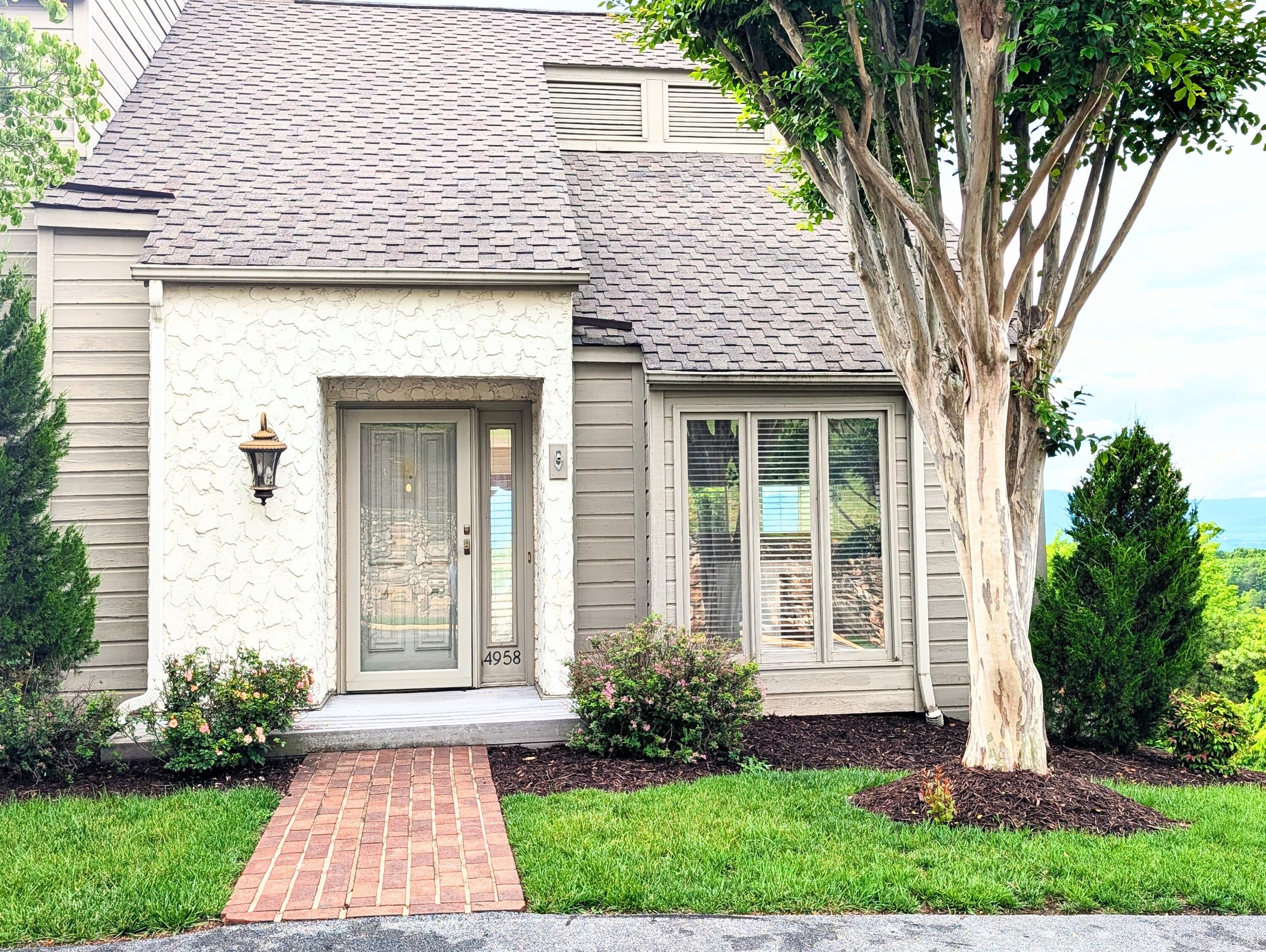 4958 Hunting Hills Cir — photo