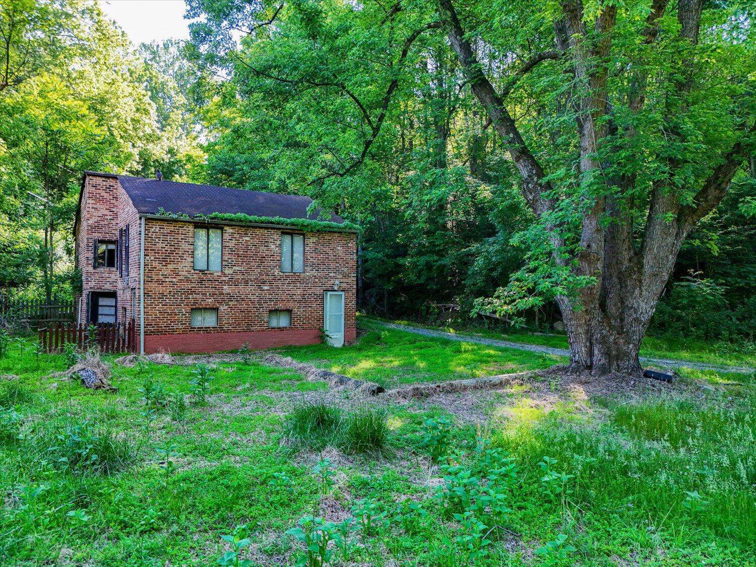 7320 Merriman Rd — photo