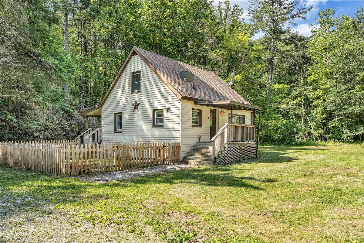 5774 Bradshaw Rd — photo