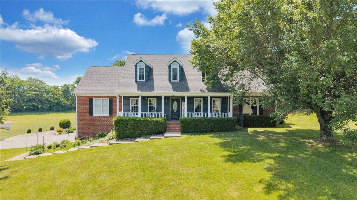 144 E Arrowhead Ct — photo