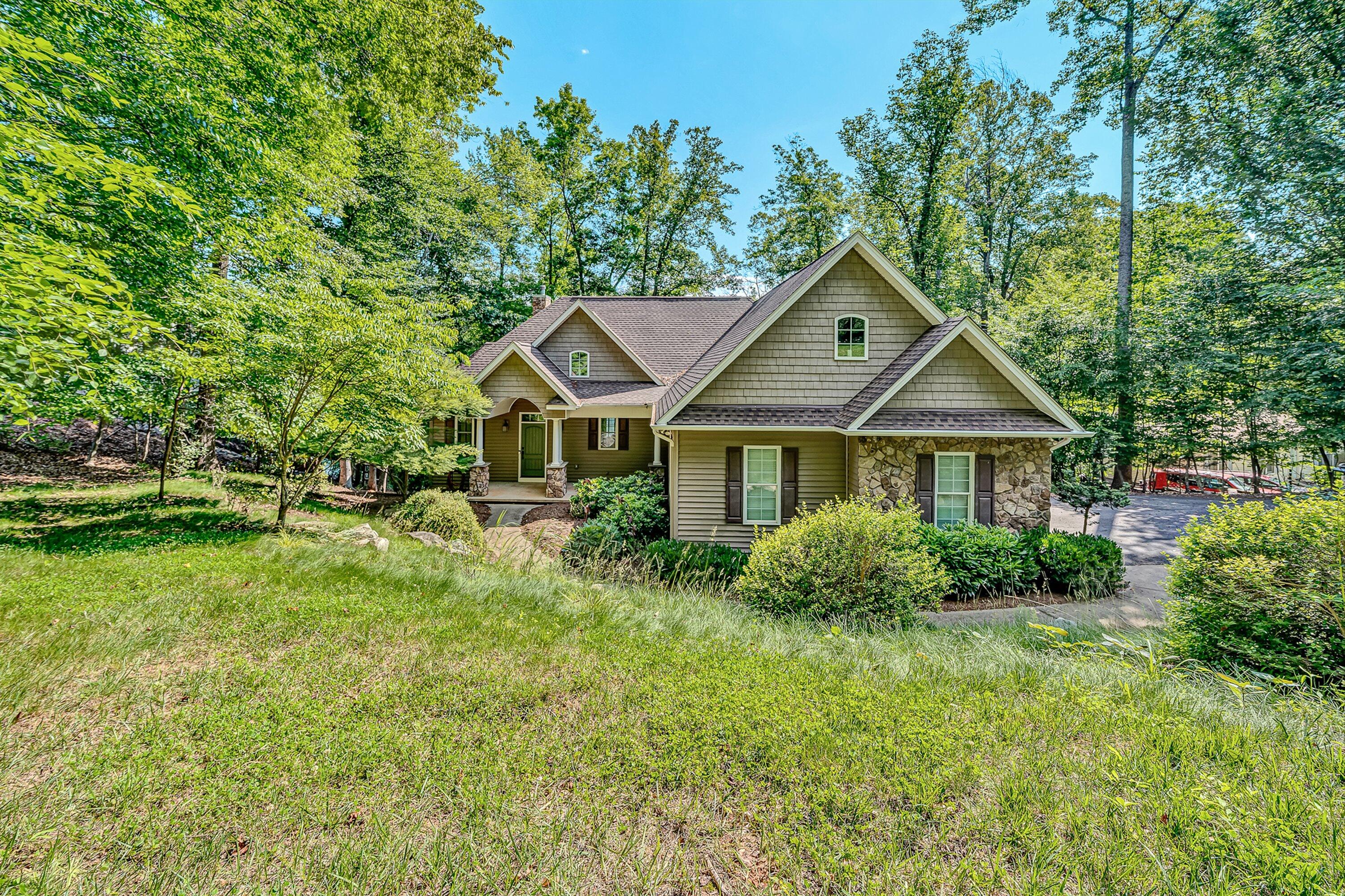 1617 Walnut Run Dr — photo