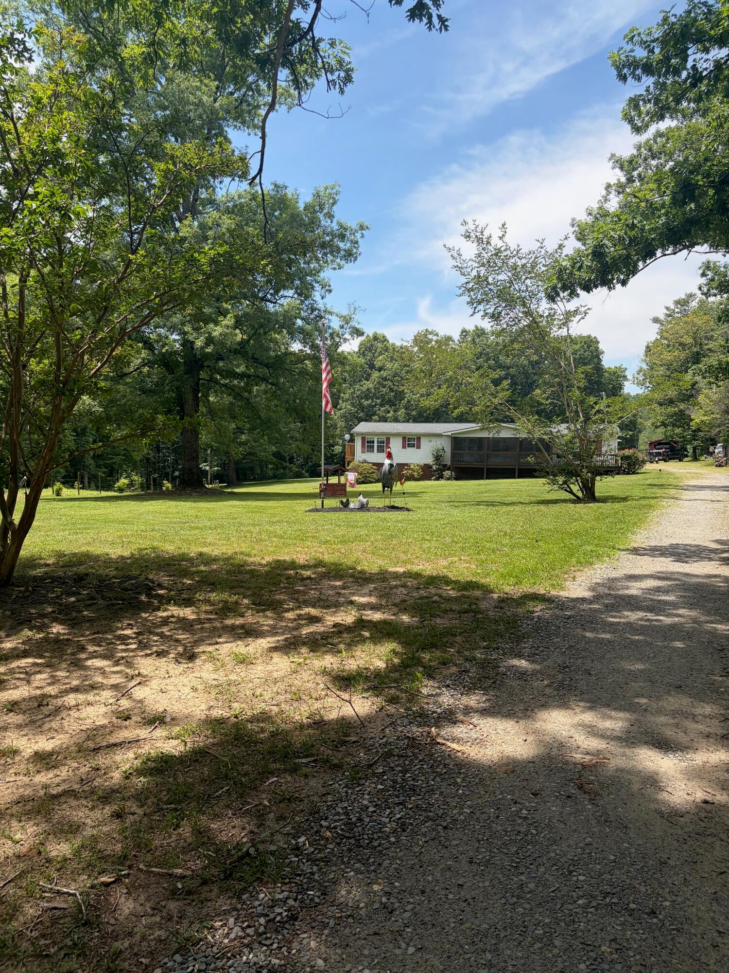 915 Isolane Rd — photo