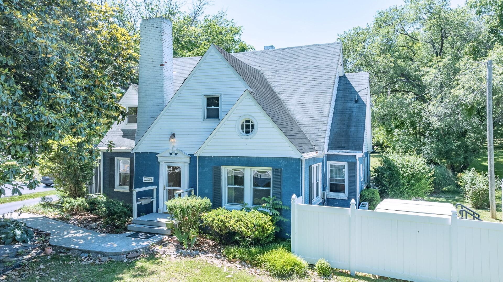 5599 Lee Hwy — photo
