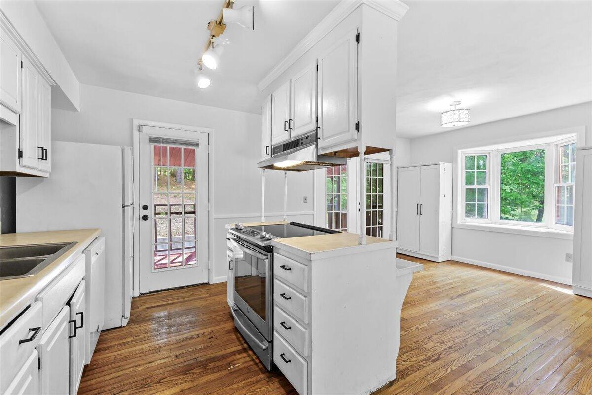 3131 Green Ridge RD, Roanoke, VA 24019 — photo 2