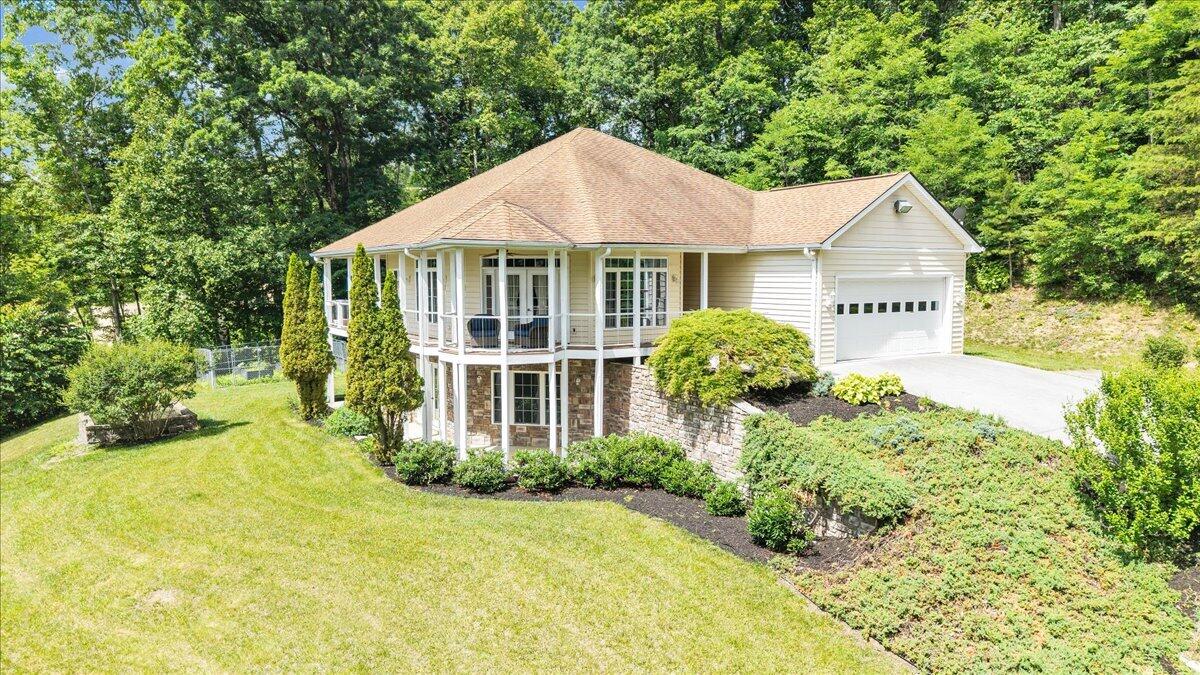 11010 Catawba Rd — photo