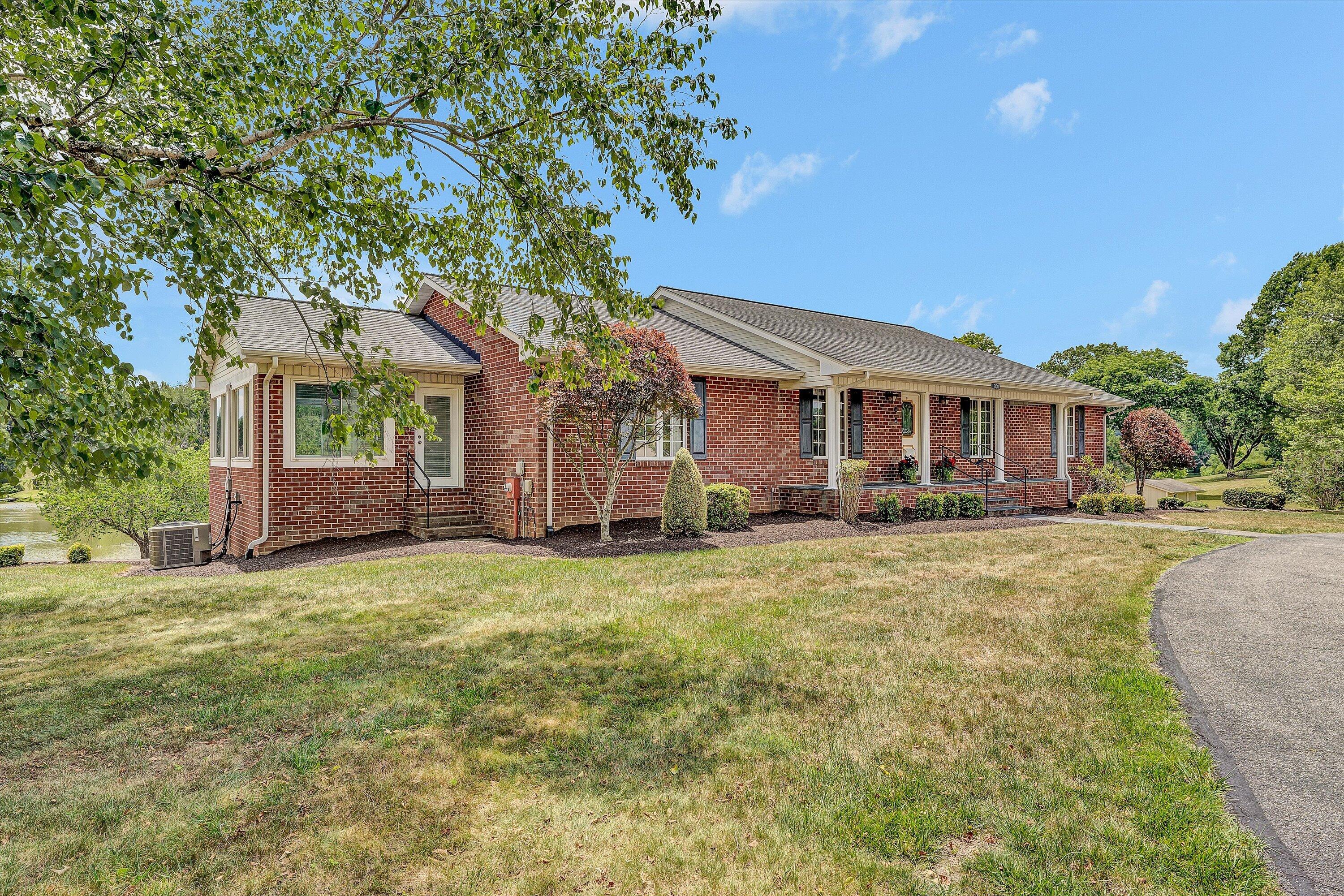801 Orchard Lake Dr — photo
