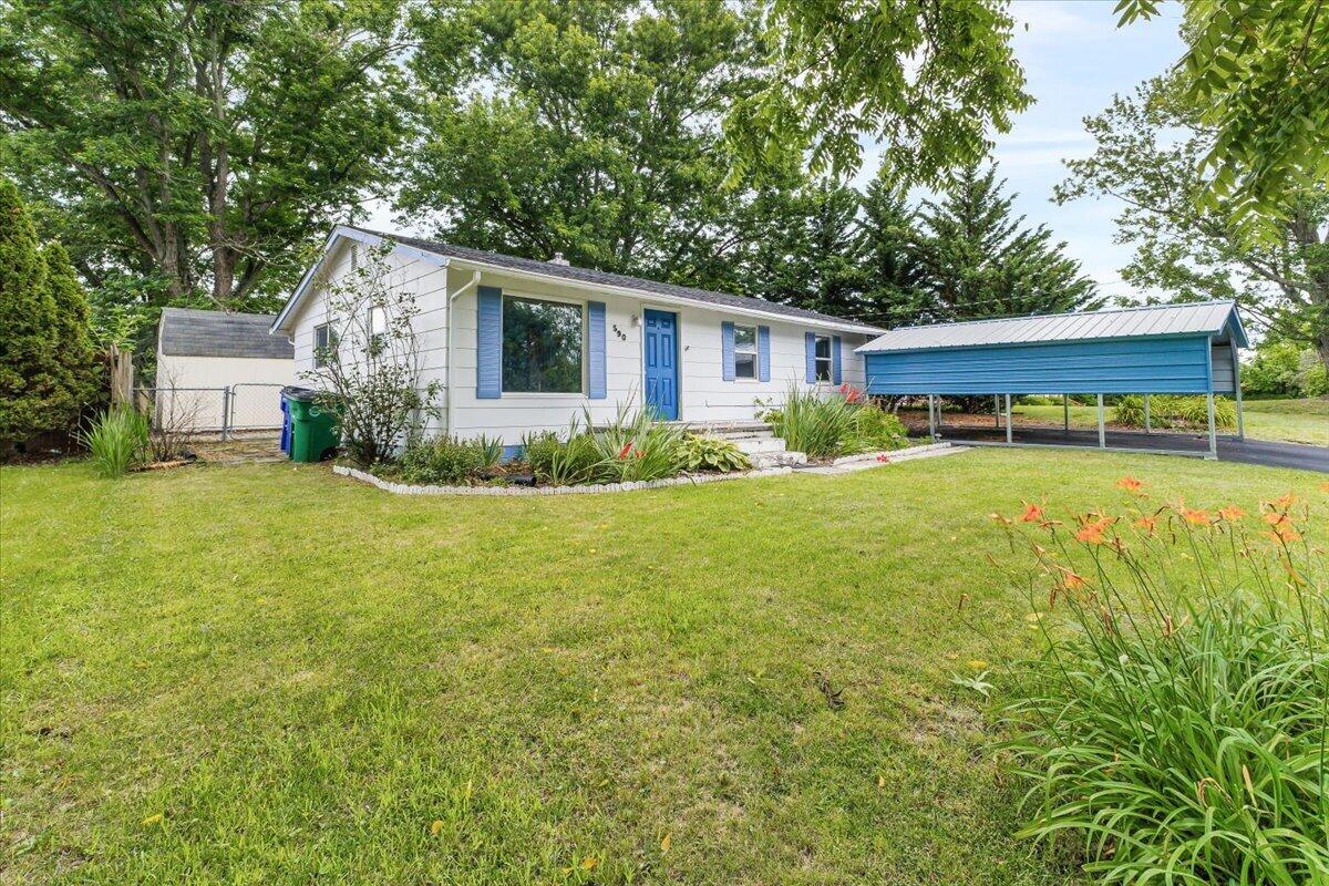 590 Agee St NW — photo