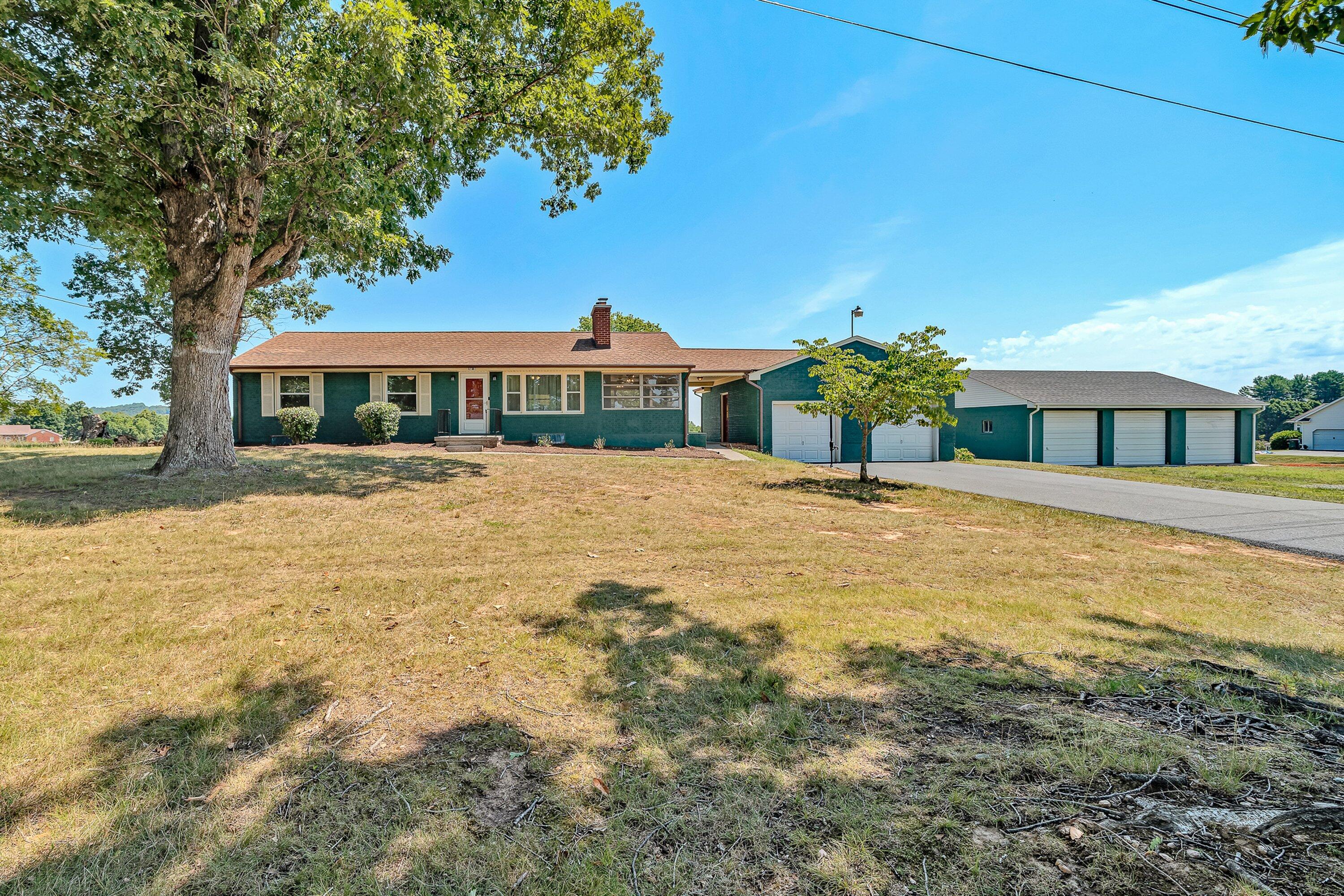 1084 Altice RD, Moneta, VA 24121 — photo 2