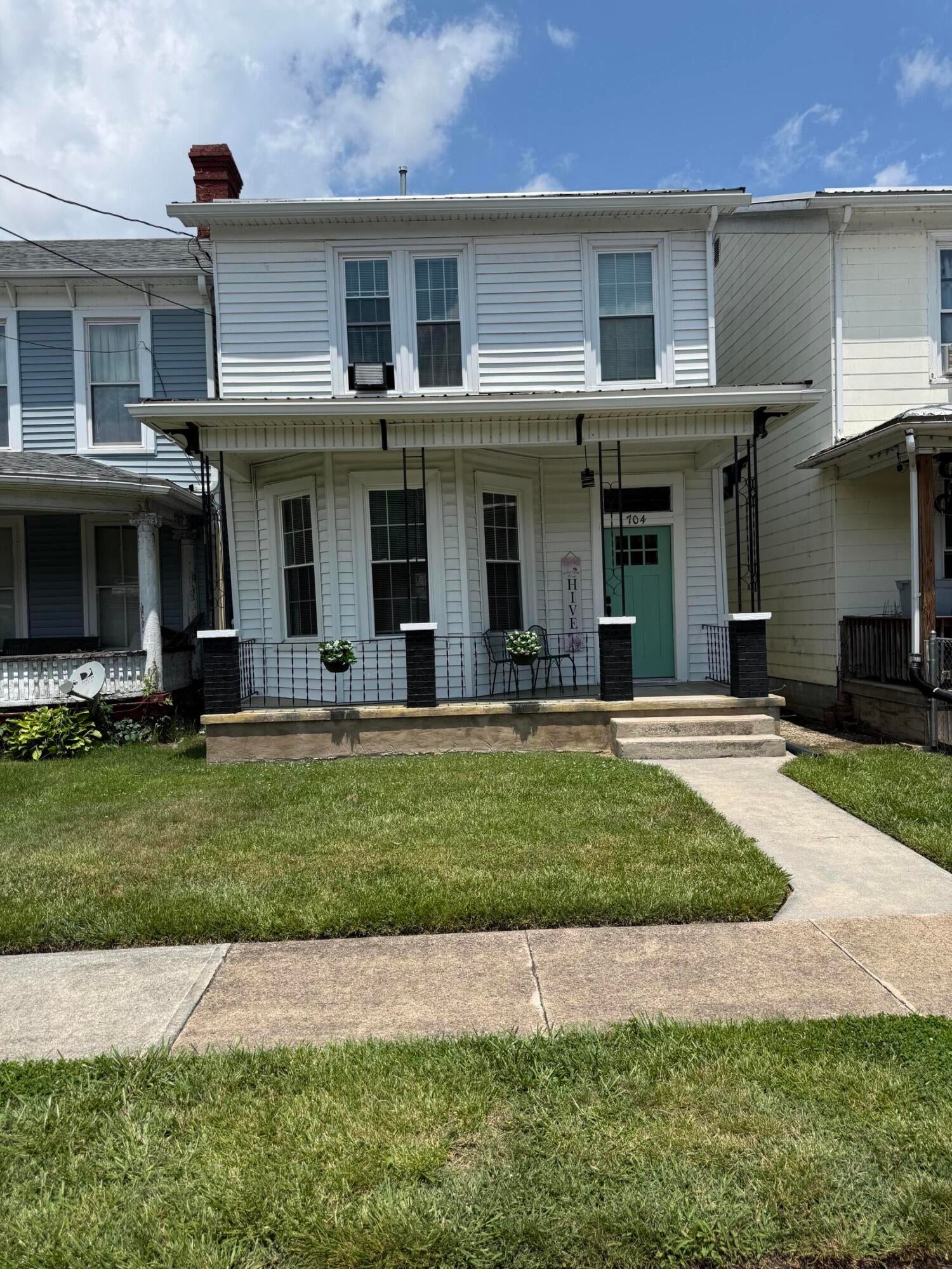 704 Church St — photo