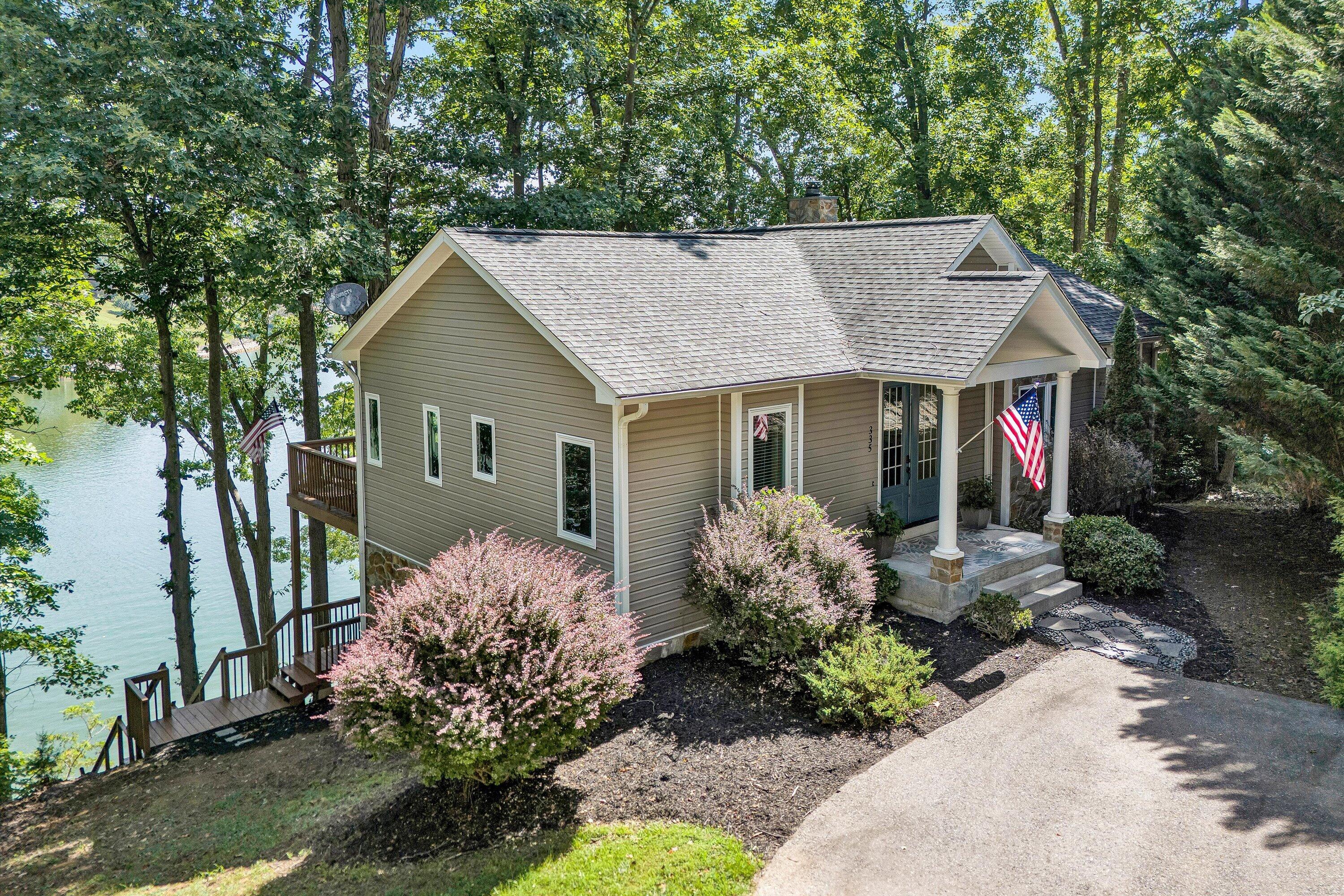 335 Lakecrest Dr — photo