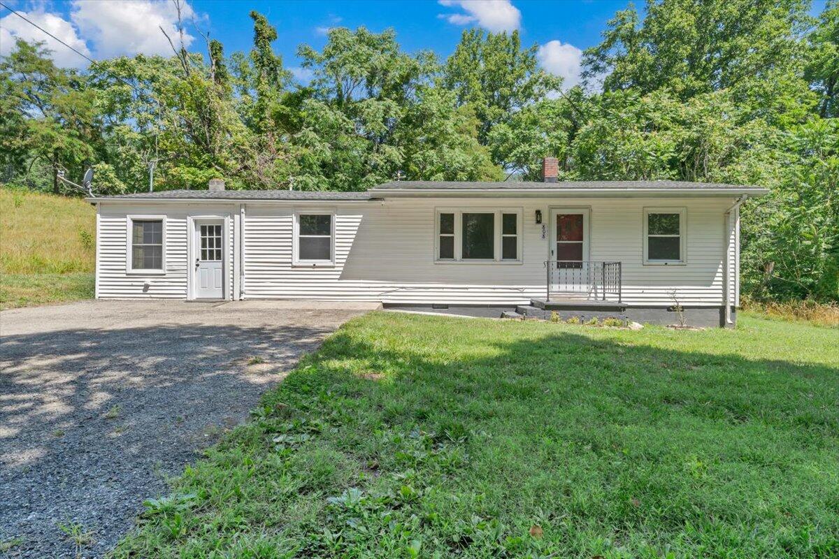 808 John Arthur Rd — photo