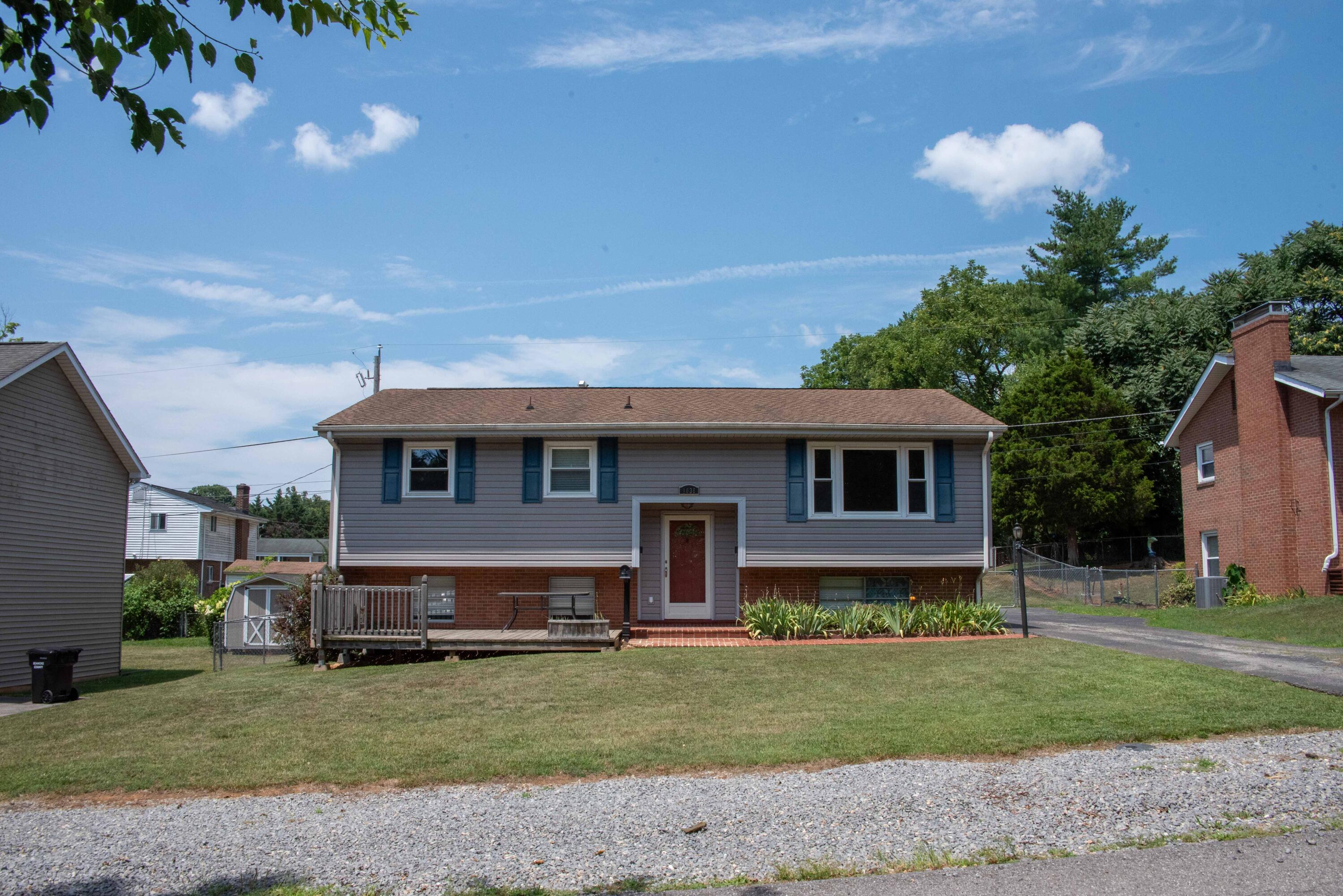 6038 Thornrose Rd — photo
