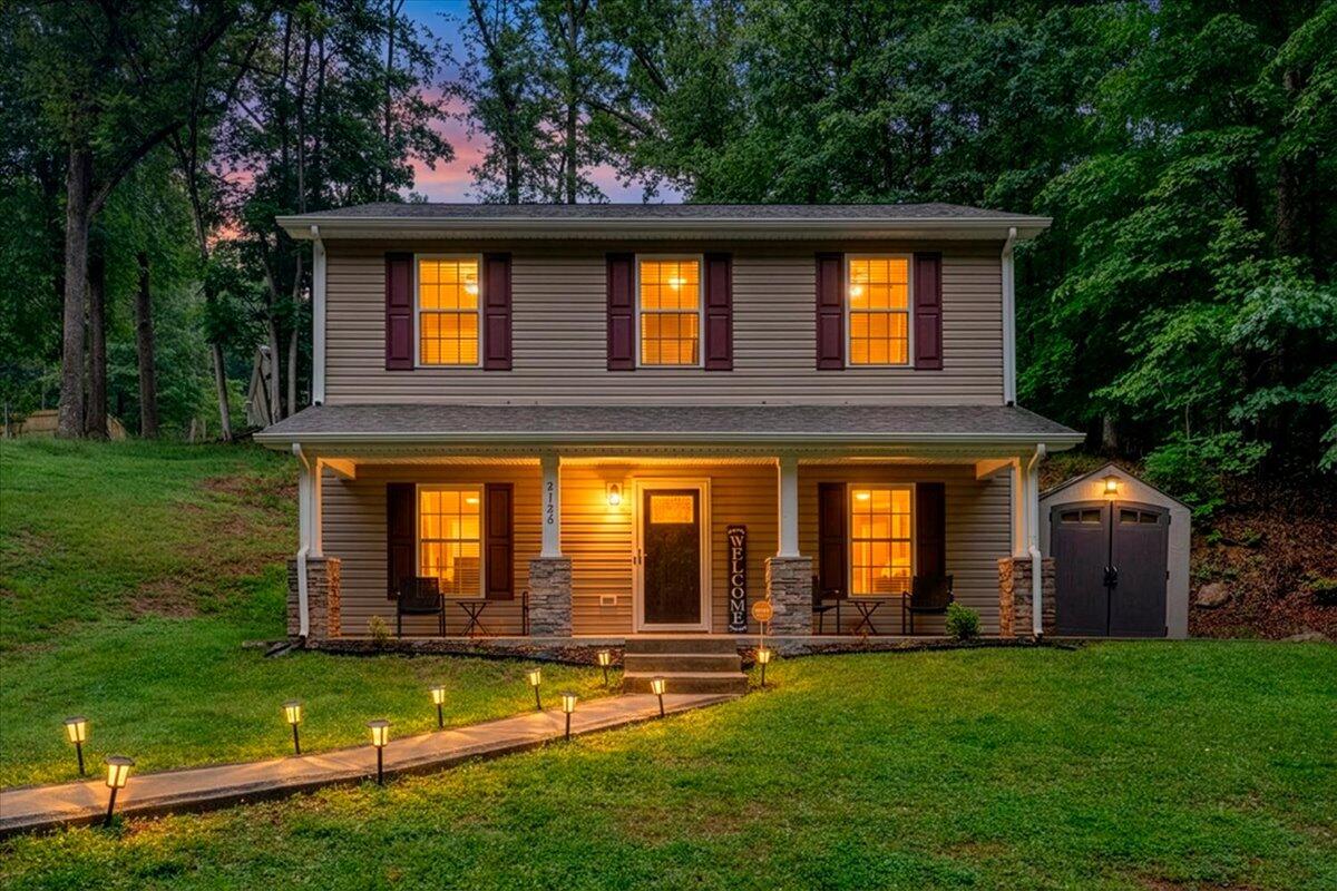2126 Brookside Ln SE — photo