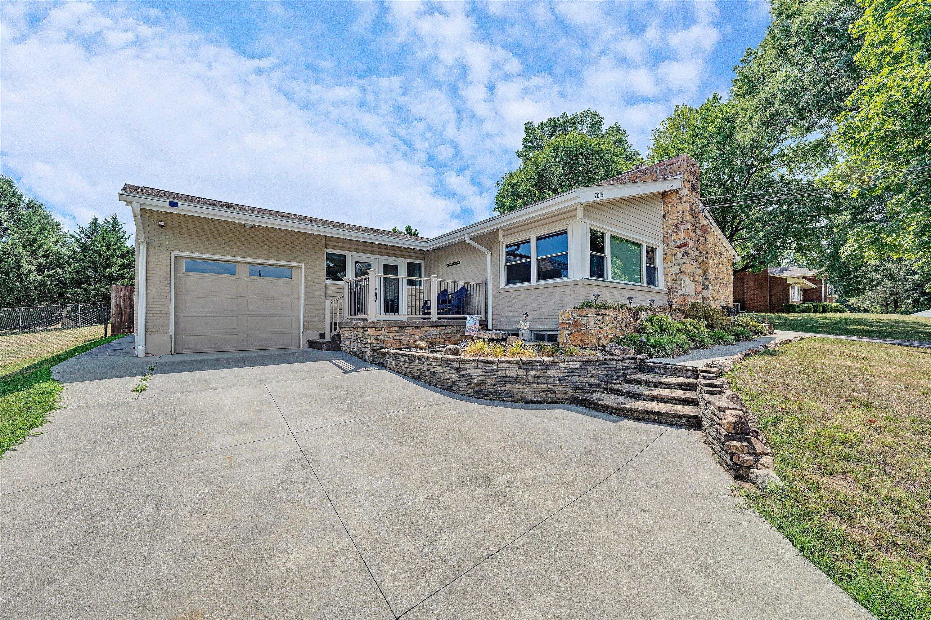 7015 Greenway Dr — photo