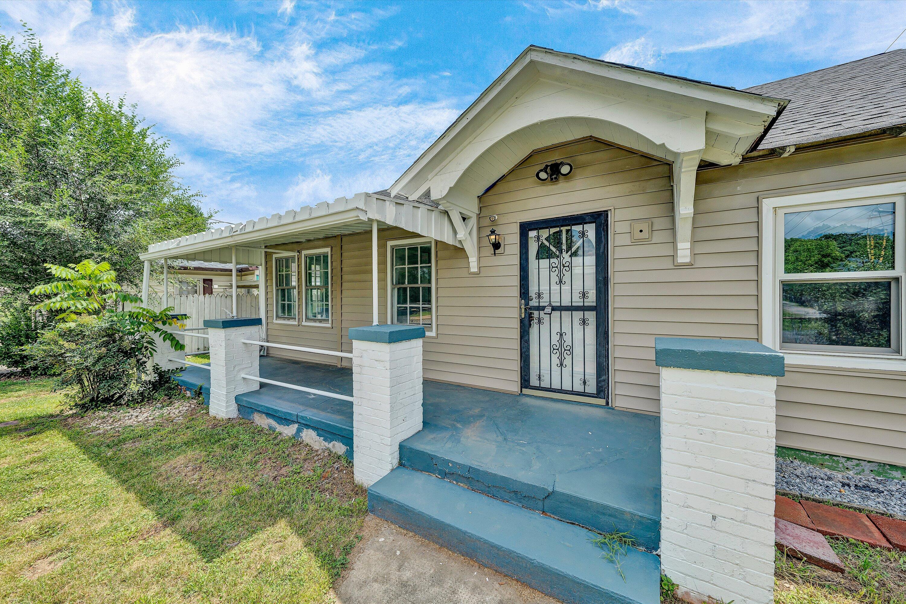 1035 Westside Blvd NW — photo