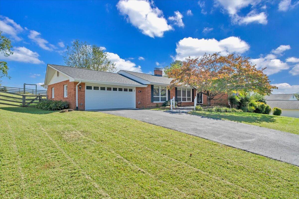 674 Azalea Rd — photo
