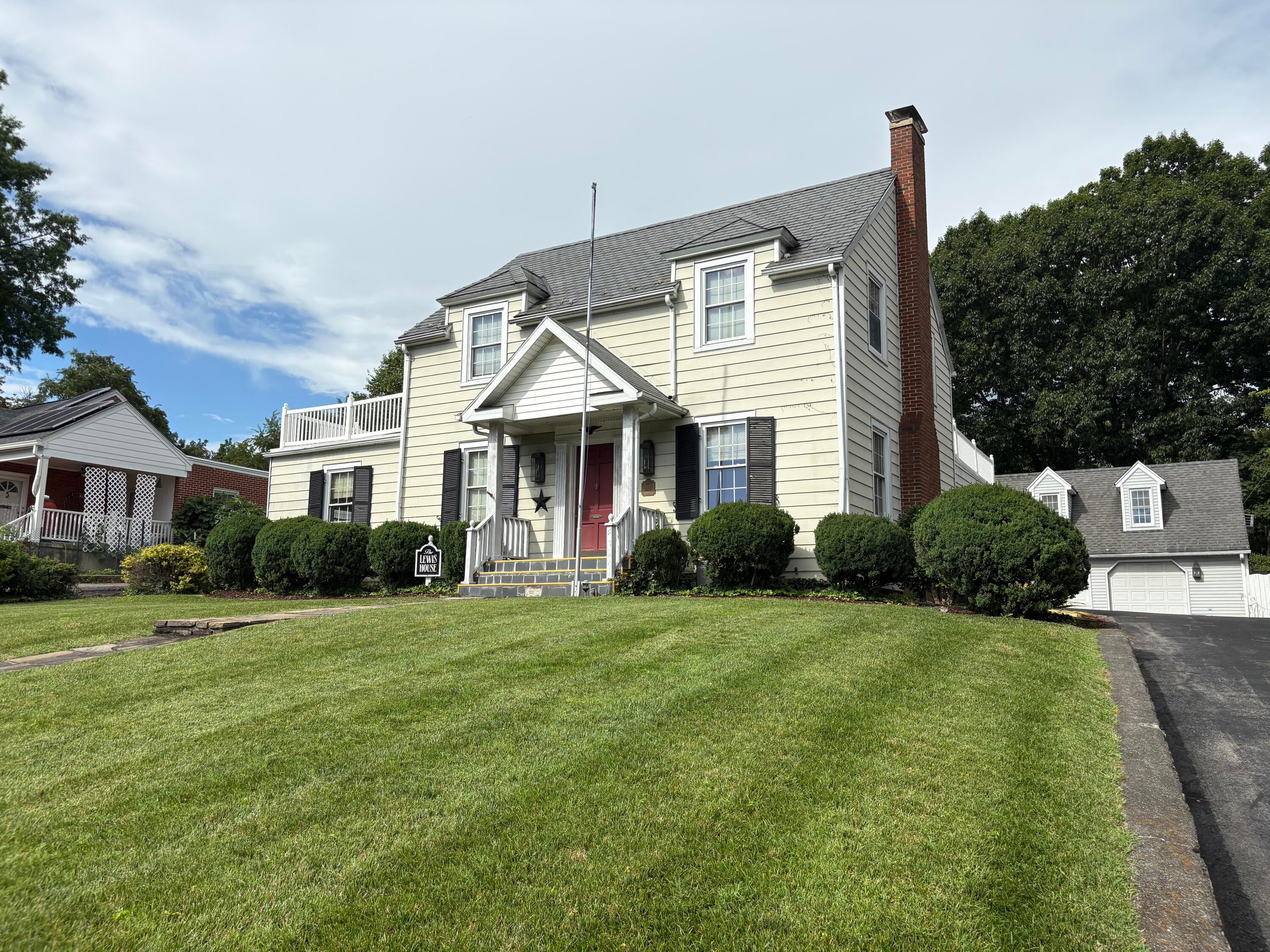 614 Mount Vernon Ave — photo