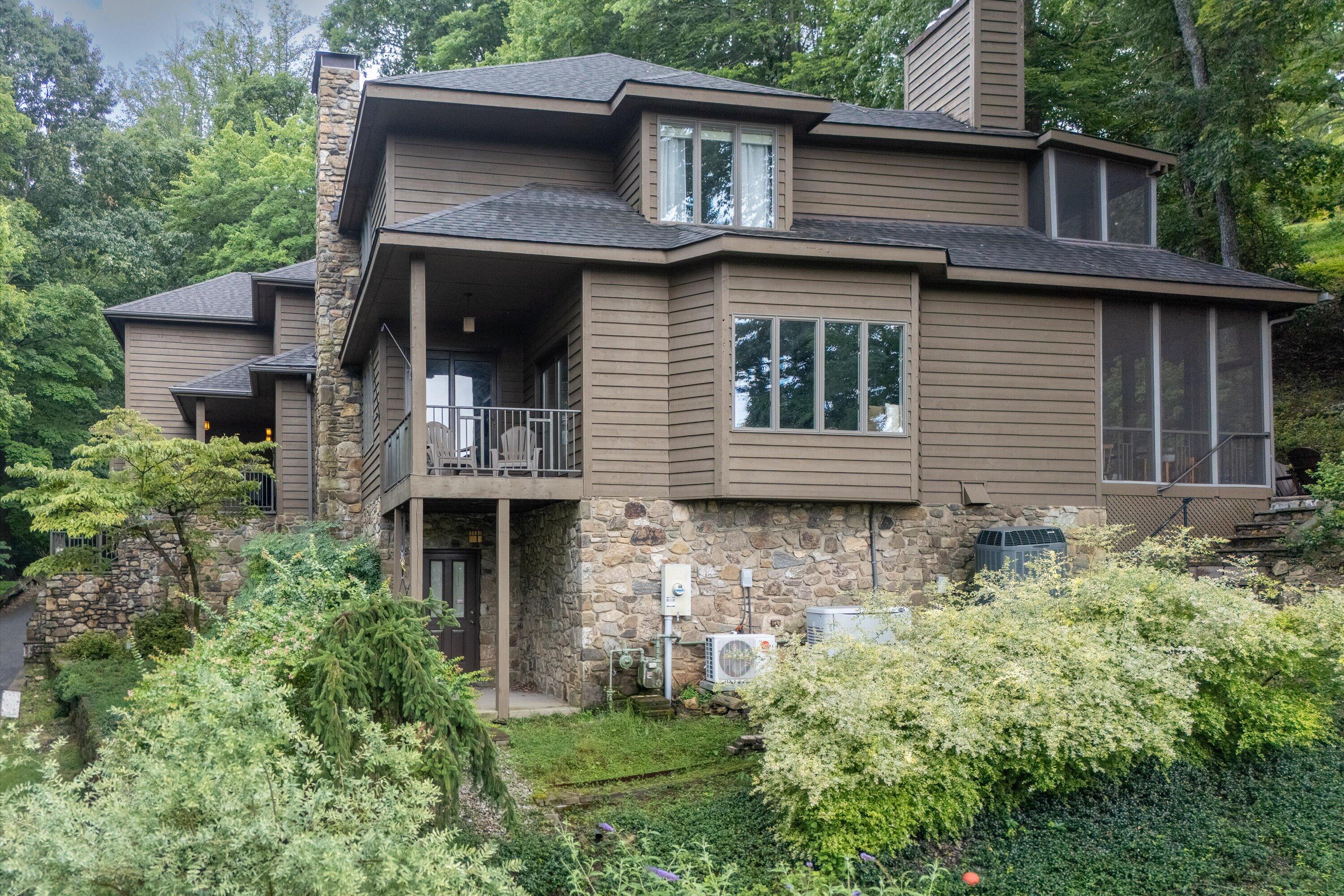 3226 Peakwood Dr SW — photo