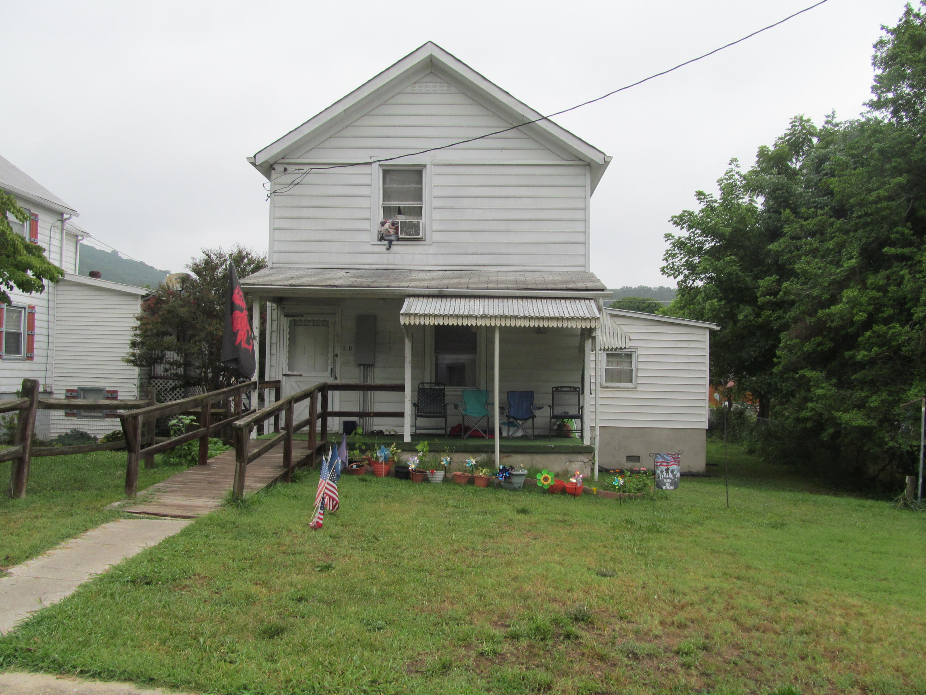 307 Market Ave — photo