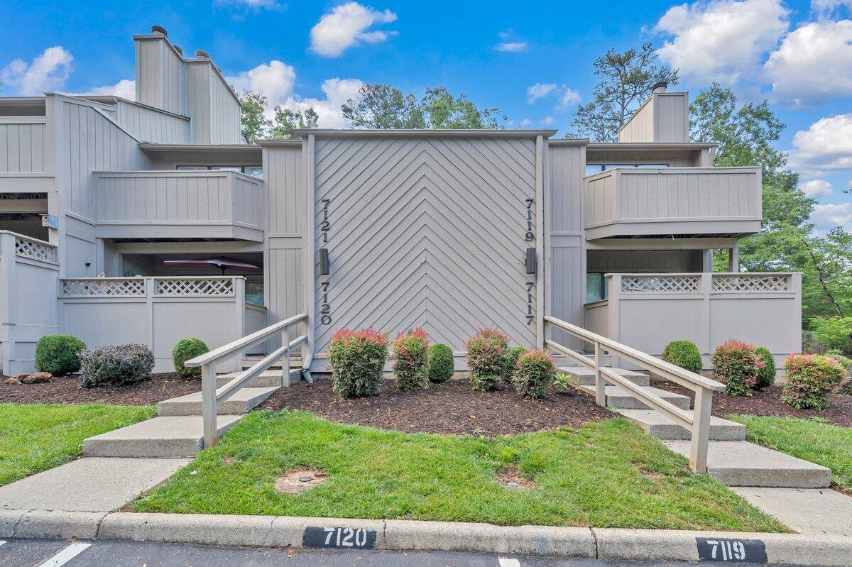7121 Pine Ct — photo