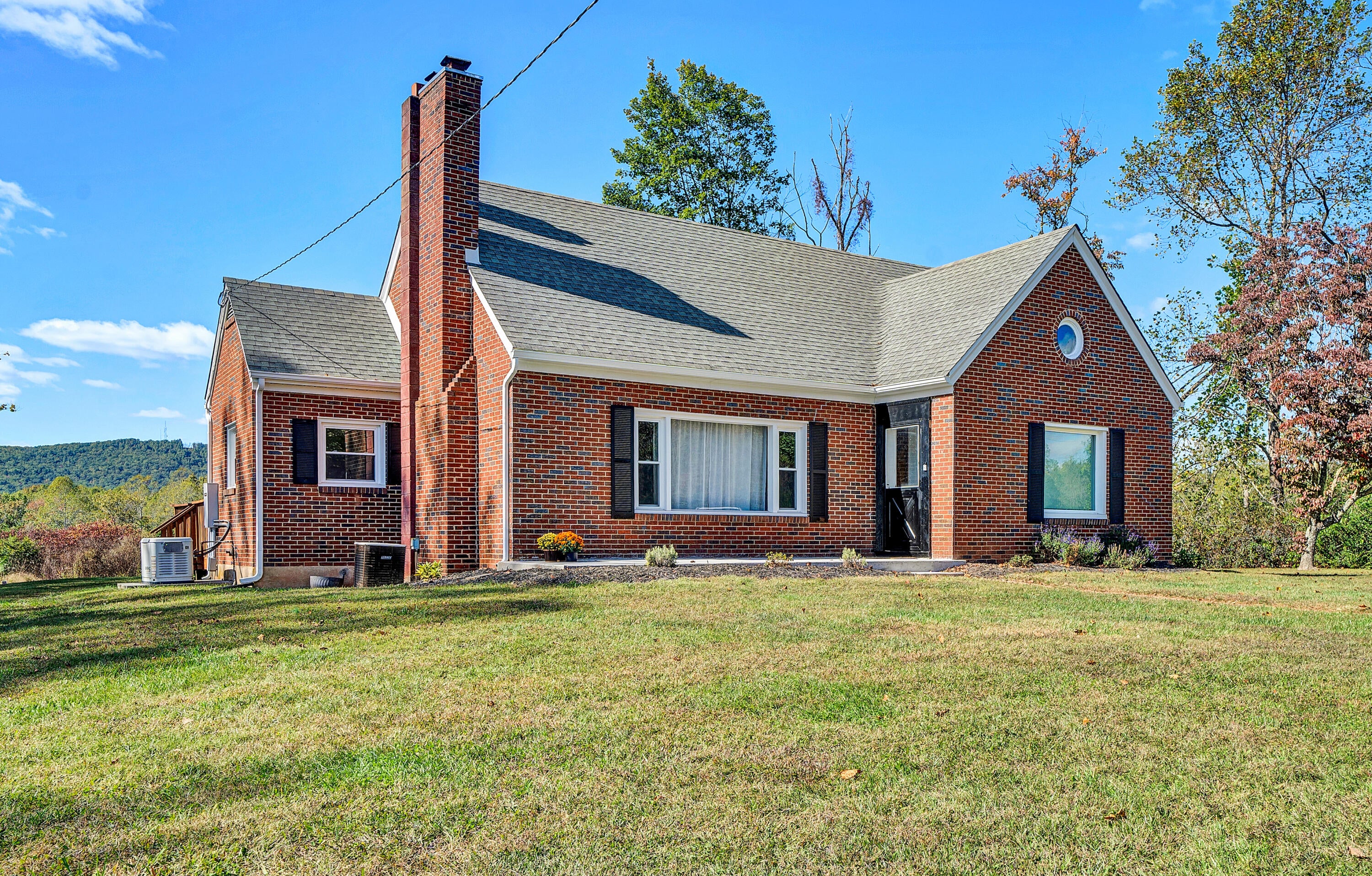 6303 Coopers Mountain Rd — photo