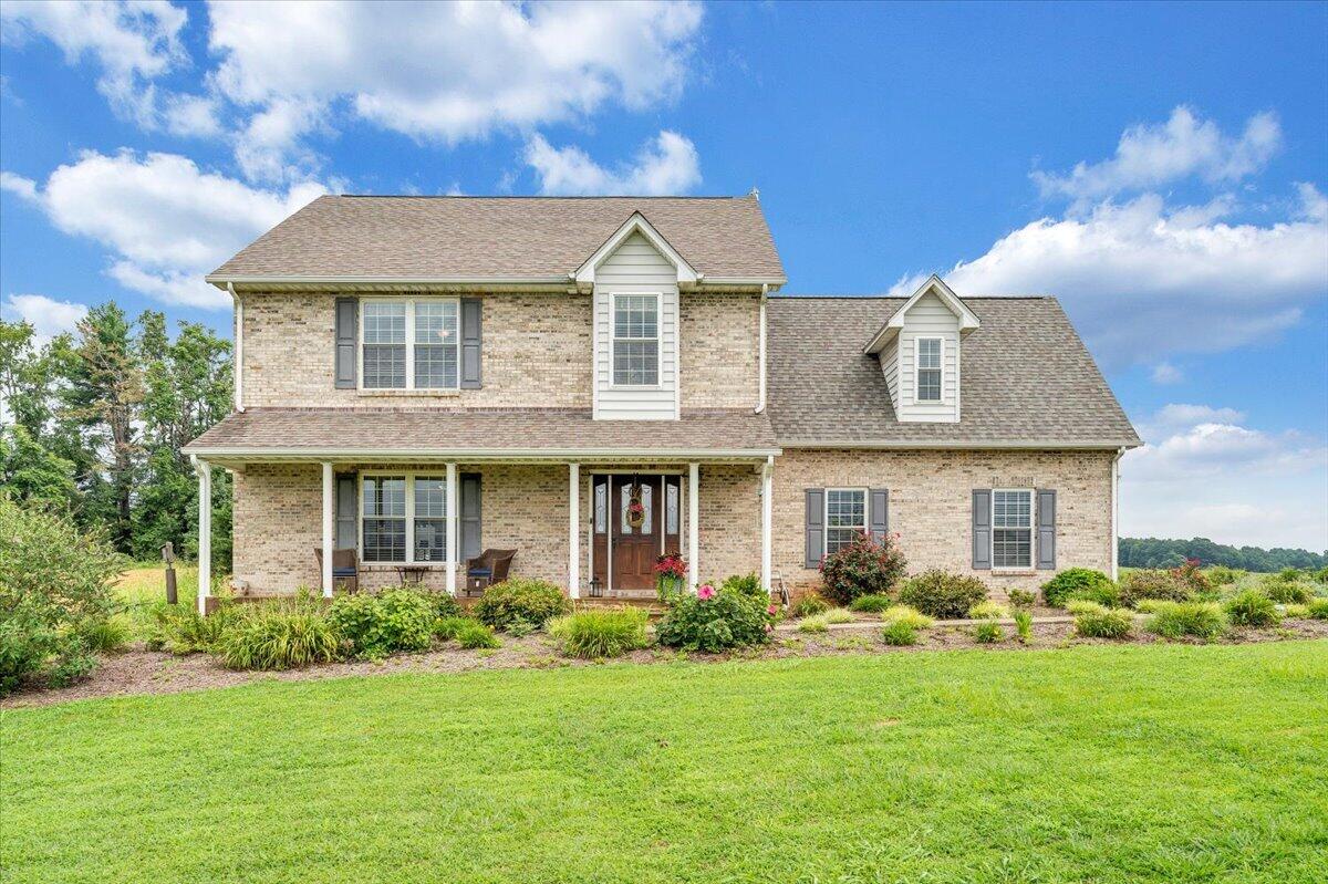 275 Creighton Dr — photo
