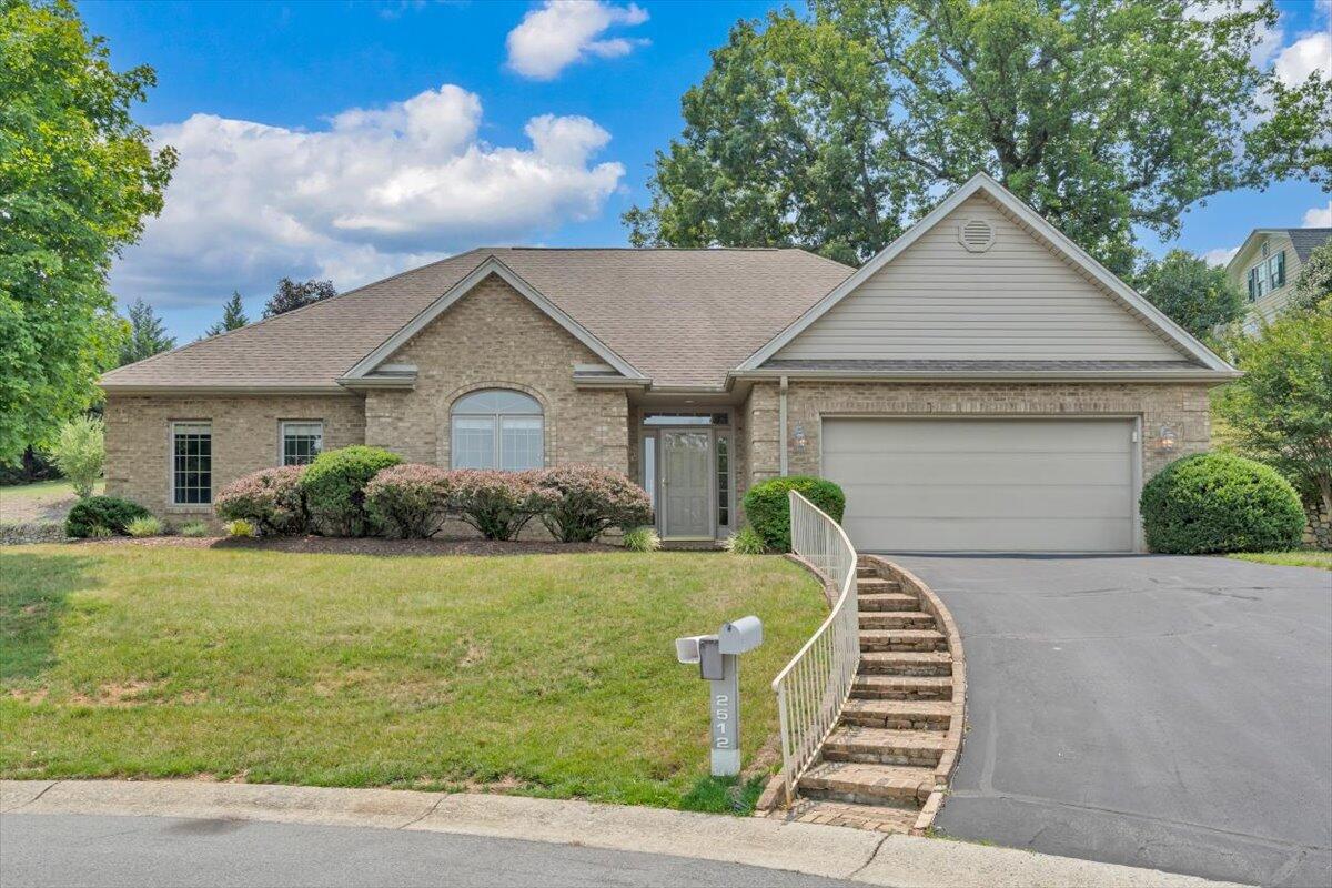 2512 Oak Ridge Ln — photo