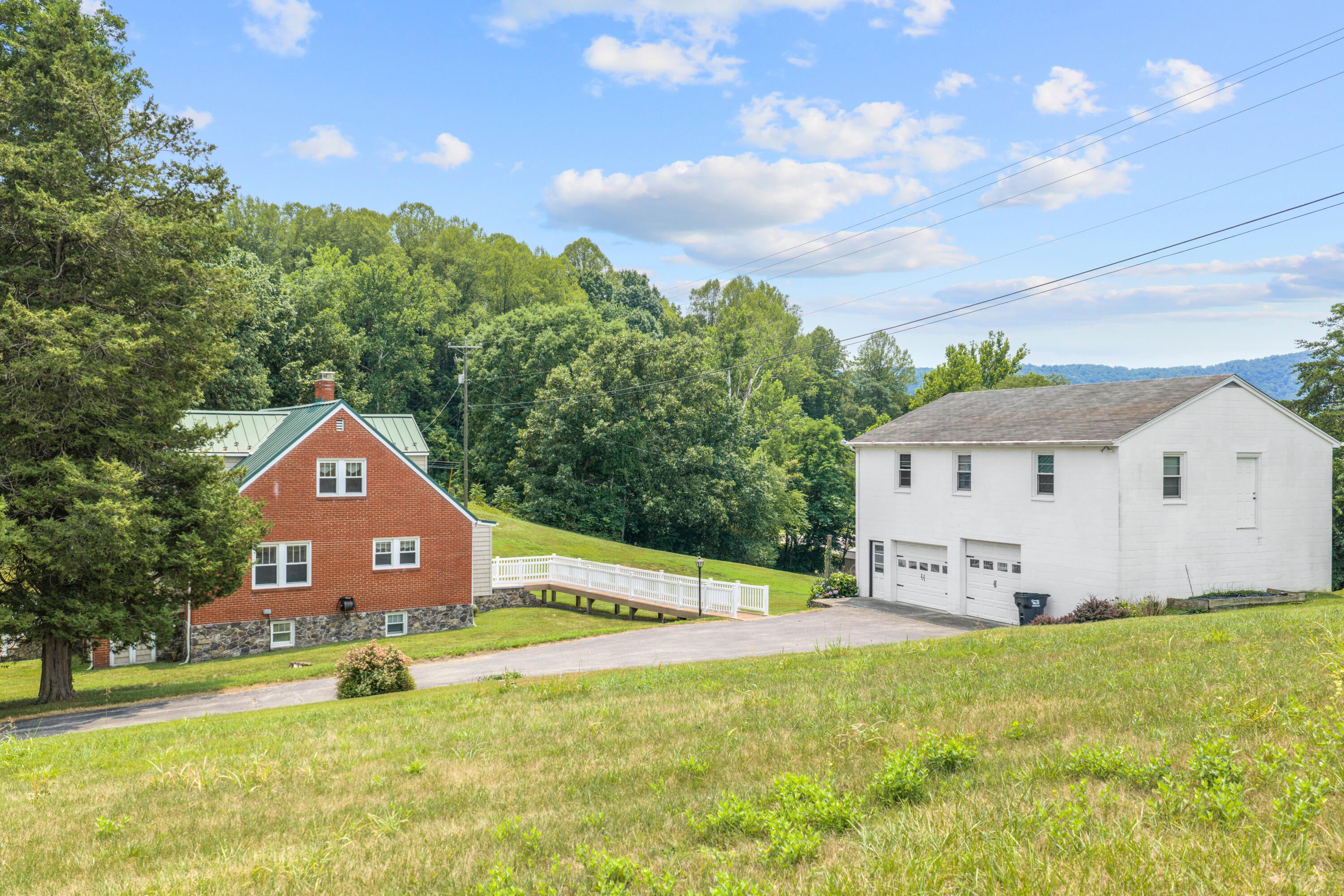 77 Mountain Pass RD, Blue Ridge, VA 24064 — photo 2